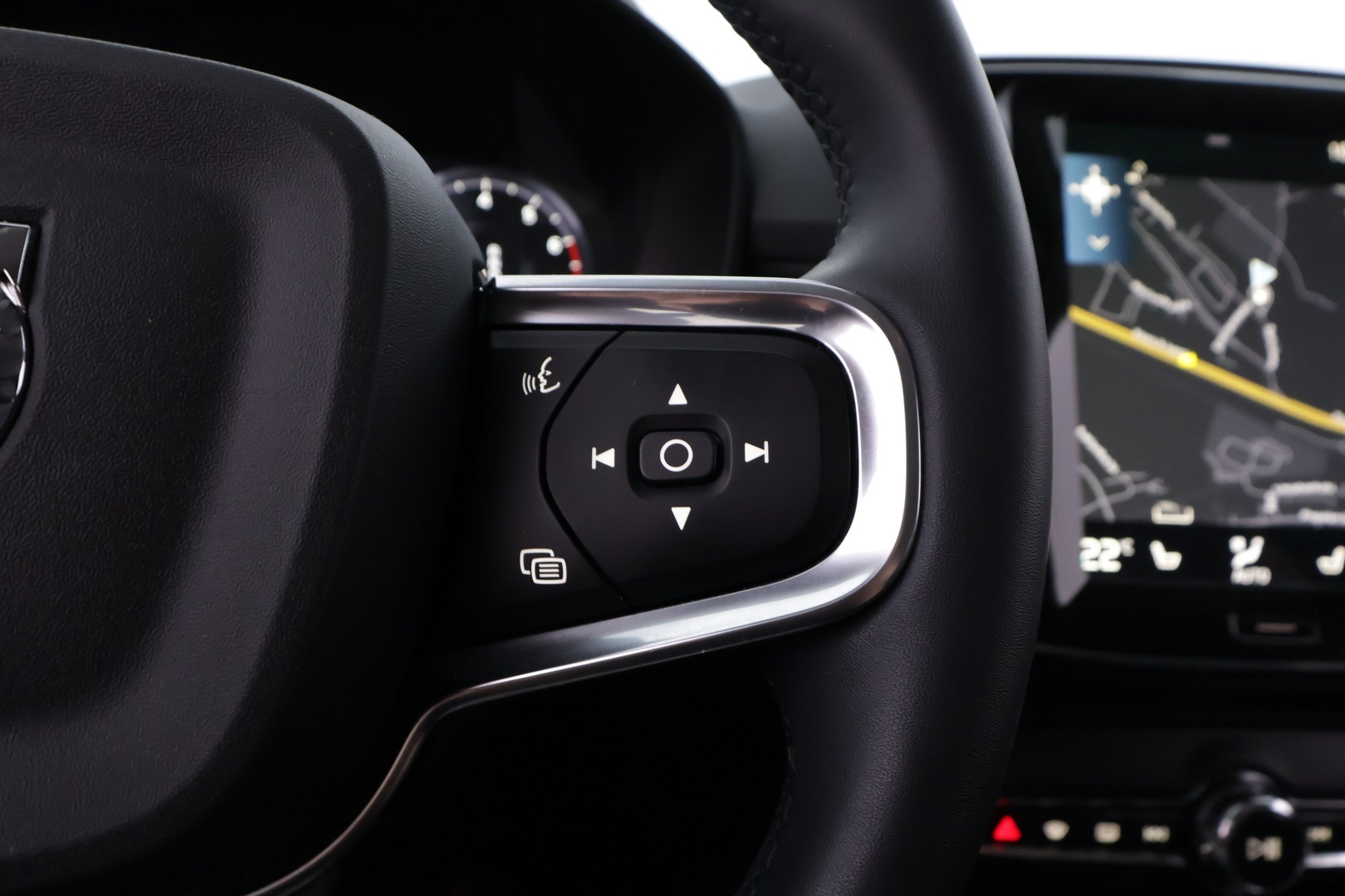 VOLVO XC40 2022
