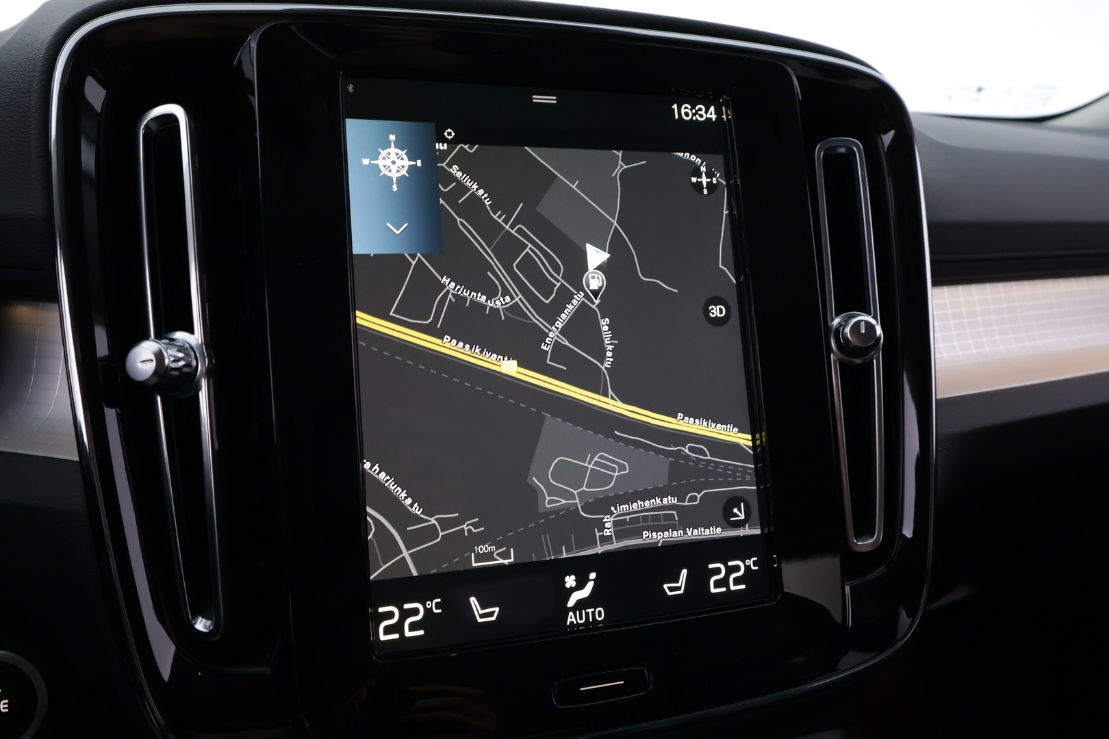 VOLVO XC40 2022