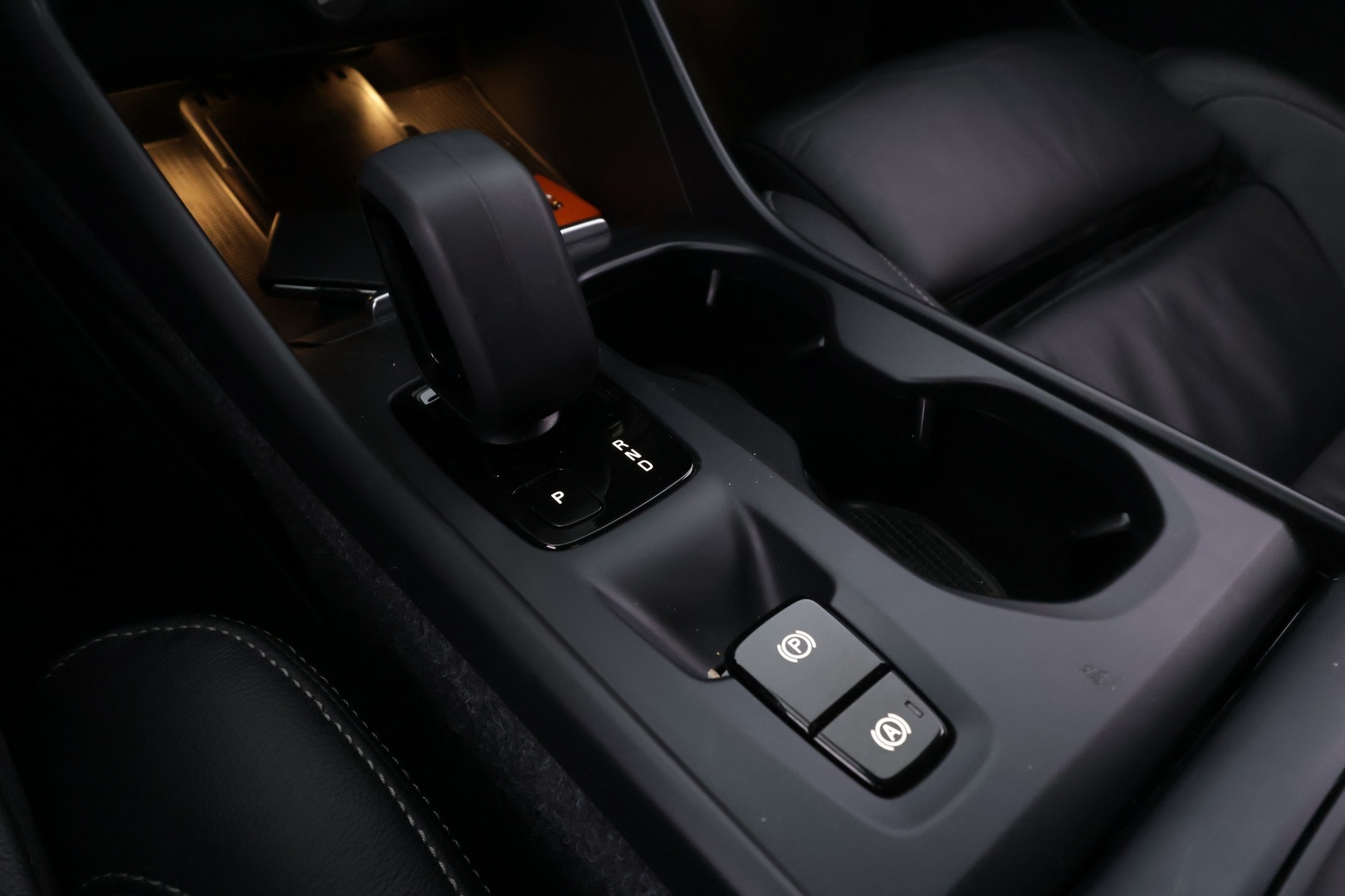 VOLVO XC40 2022