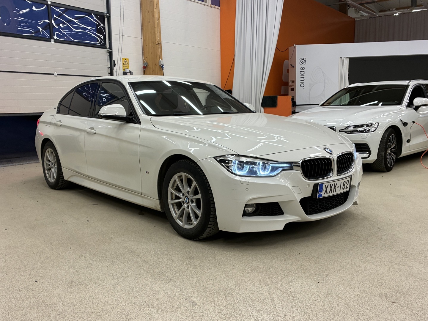 BMW 330 2018