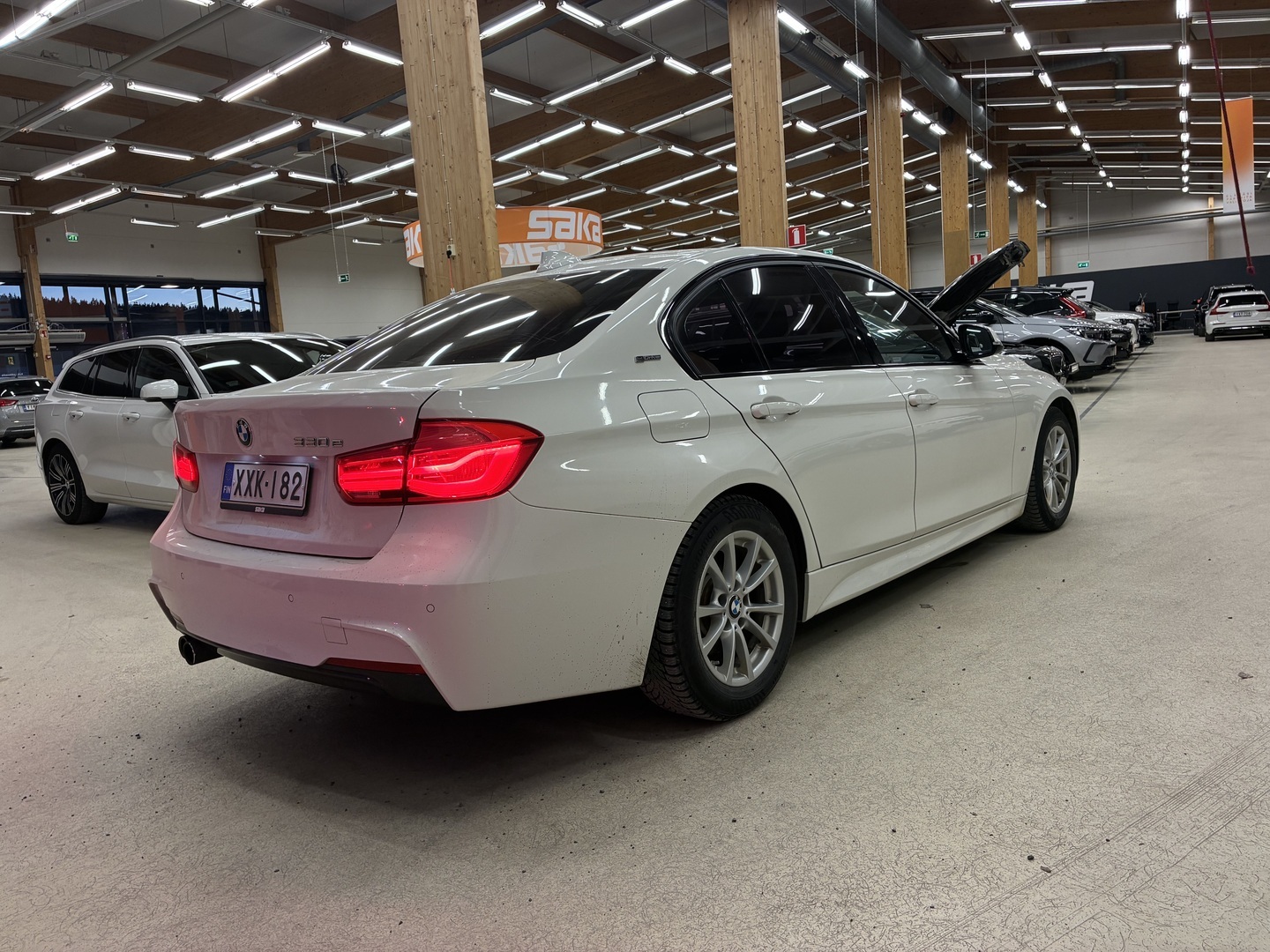 BMW 330 2018