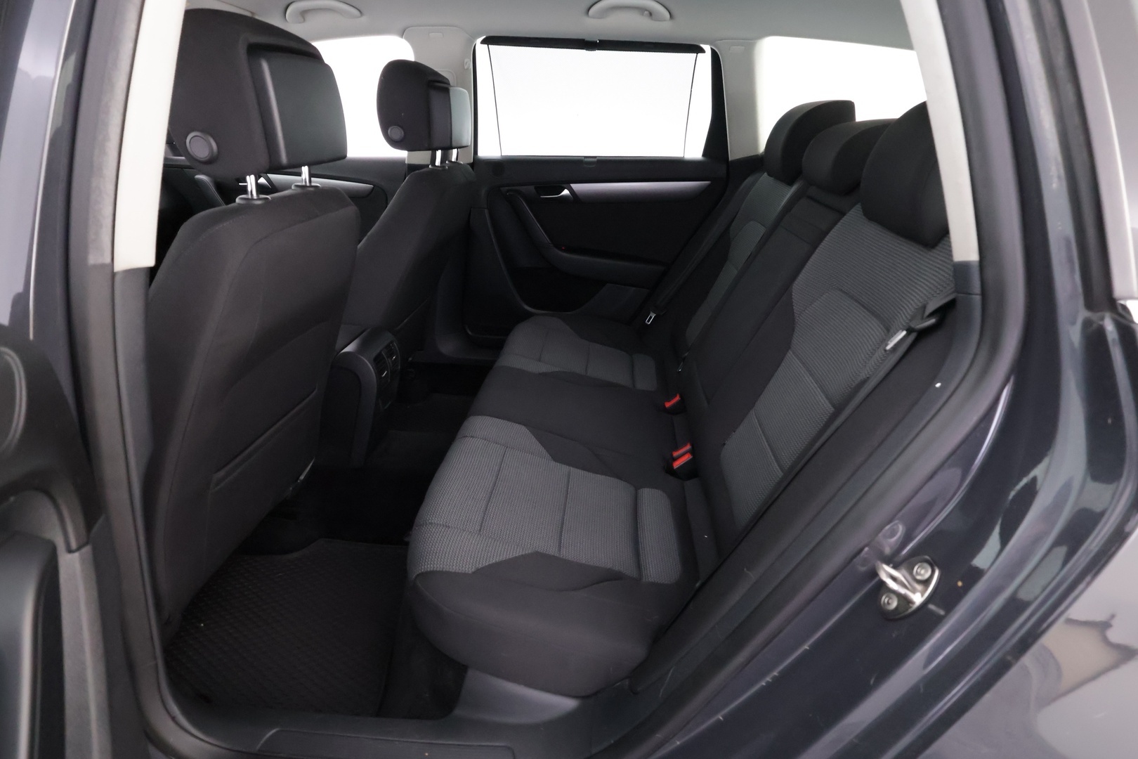 VOLKSWAGEN Passat 2011