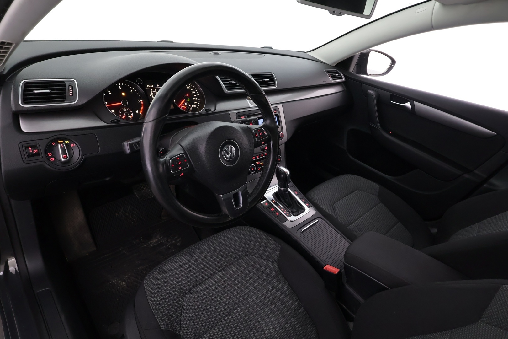 VOLKSWAGEN Passat 2011