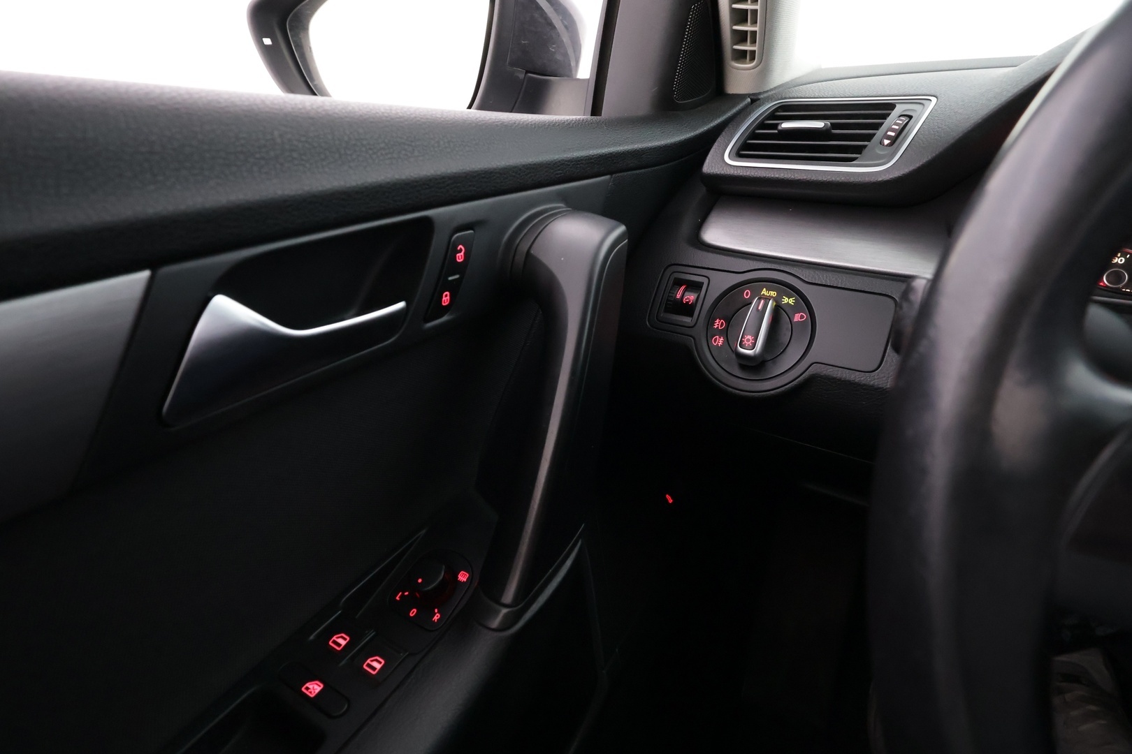 VOLKSWAGEN Passat 2011