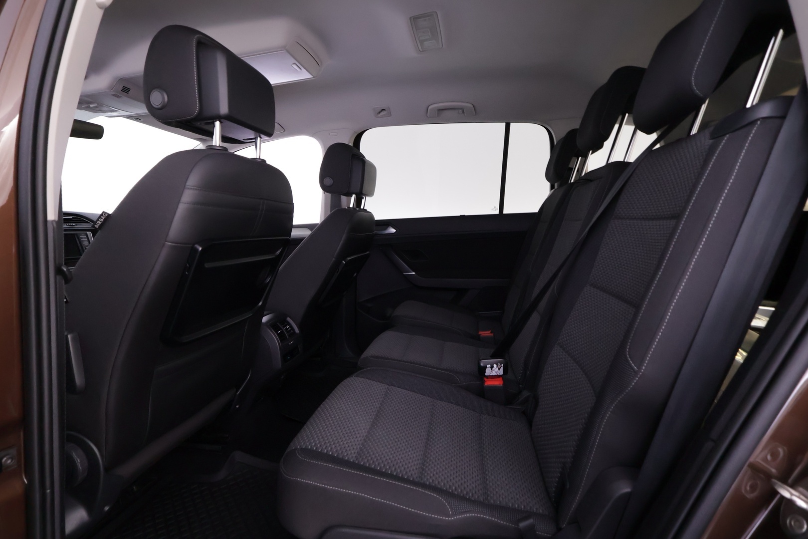 VOLKSWAGEN Touran 2016
