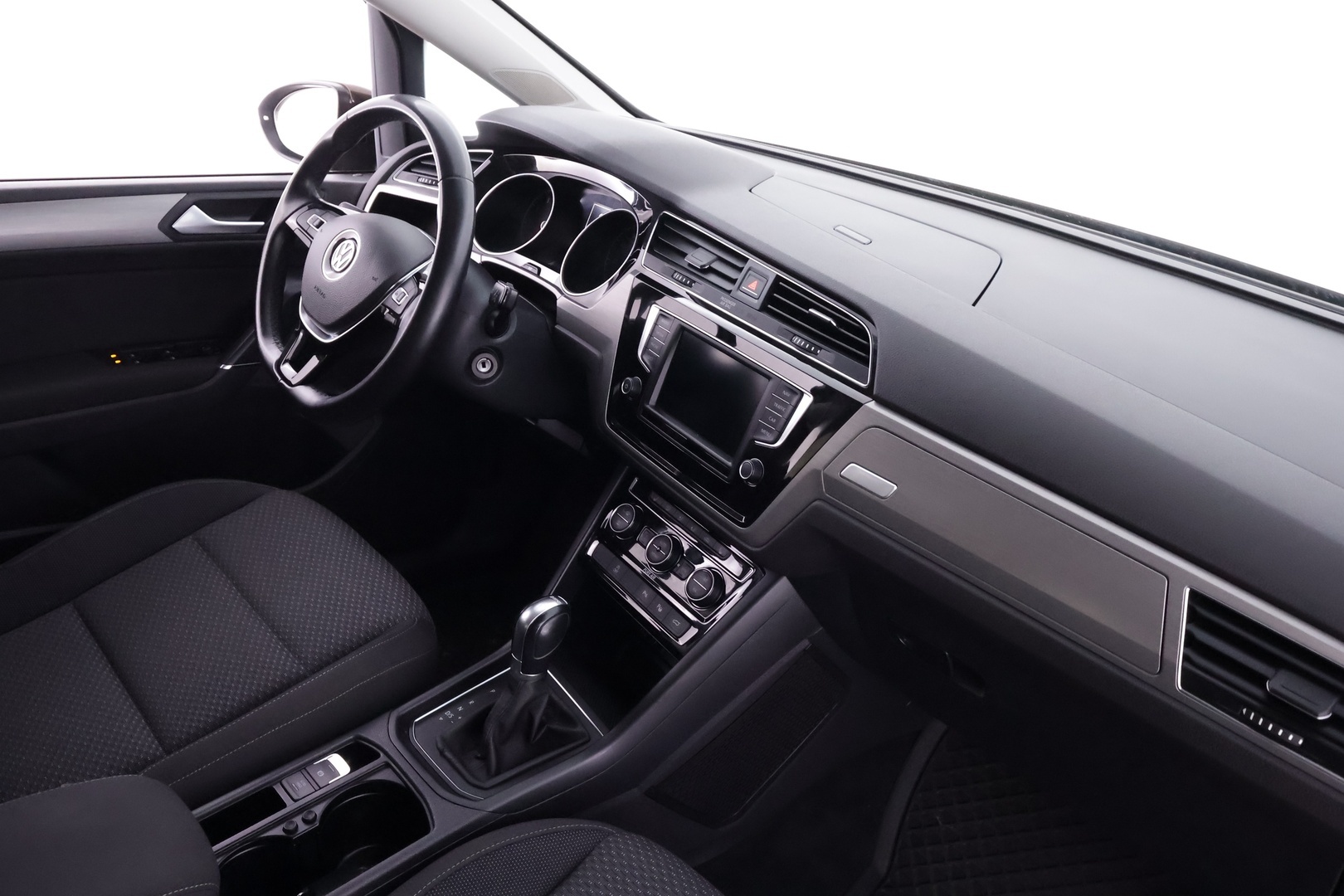 VOLKSWAGEN Touran 2016