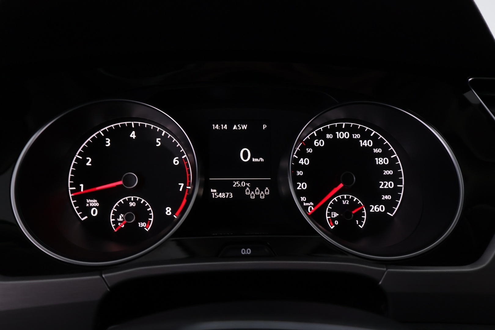 VOLKSWAGEN Touran 2016
