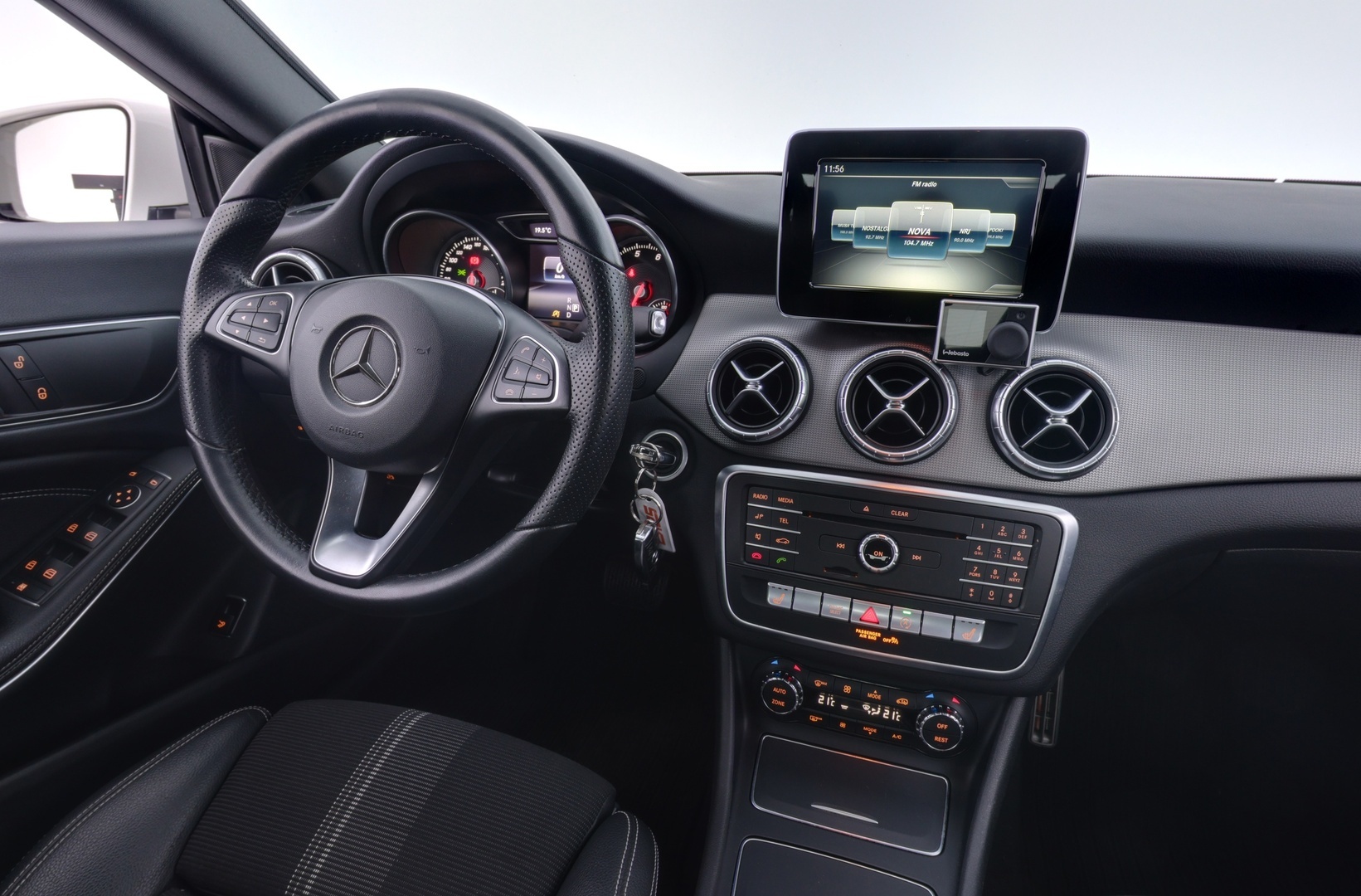 MERCEDES-BENZ CLA 2017