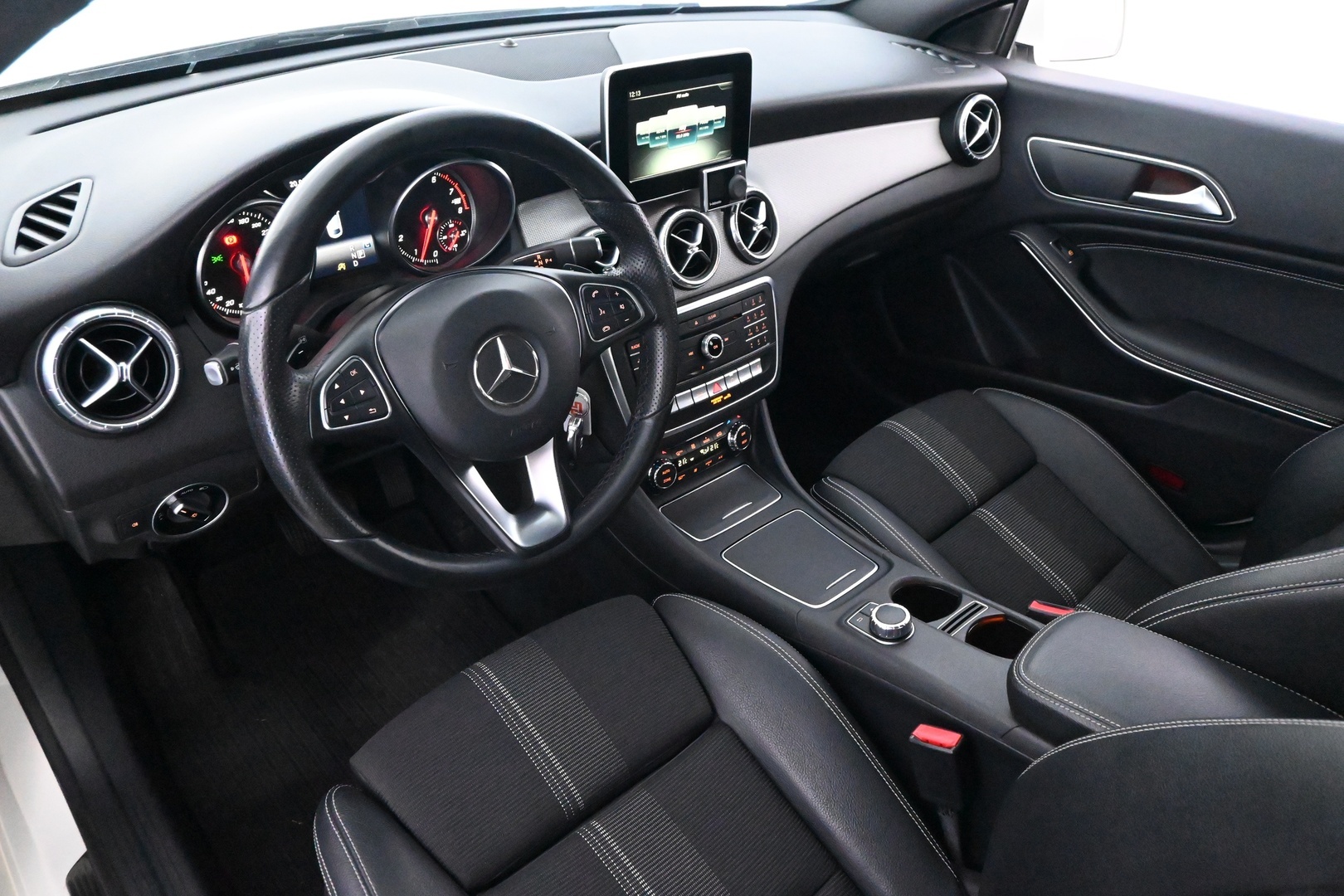 MERCEDES-BENZ CLA 2017