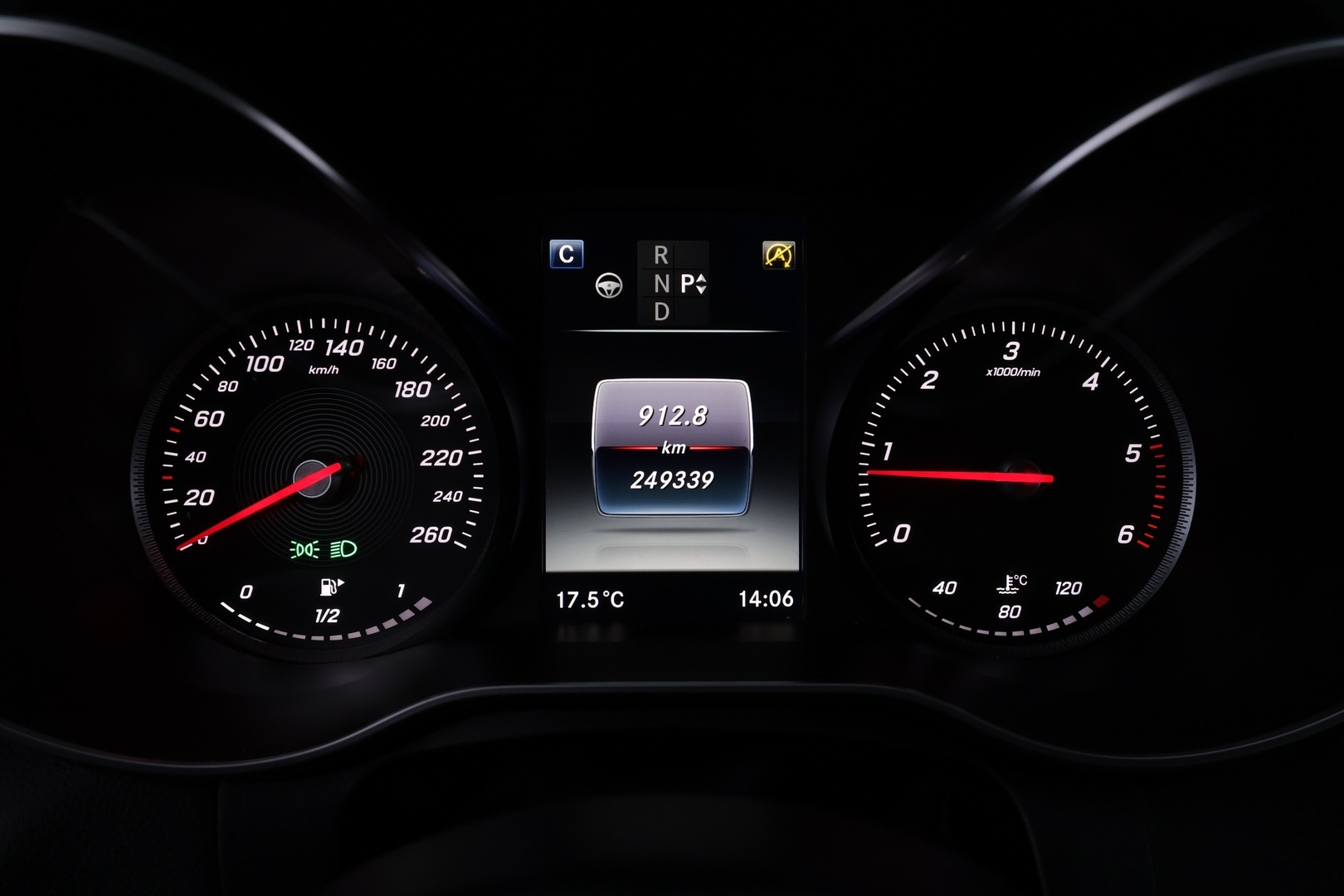 MERCEDES-BENZ C 2016