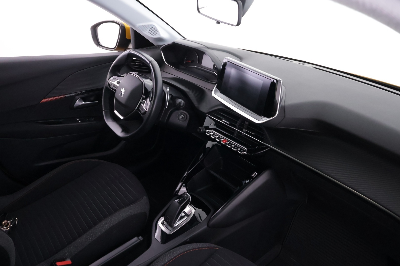 PEUGEOT 208 2021