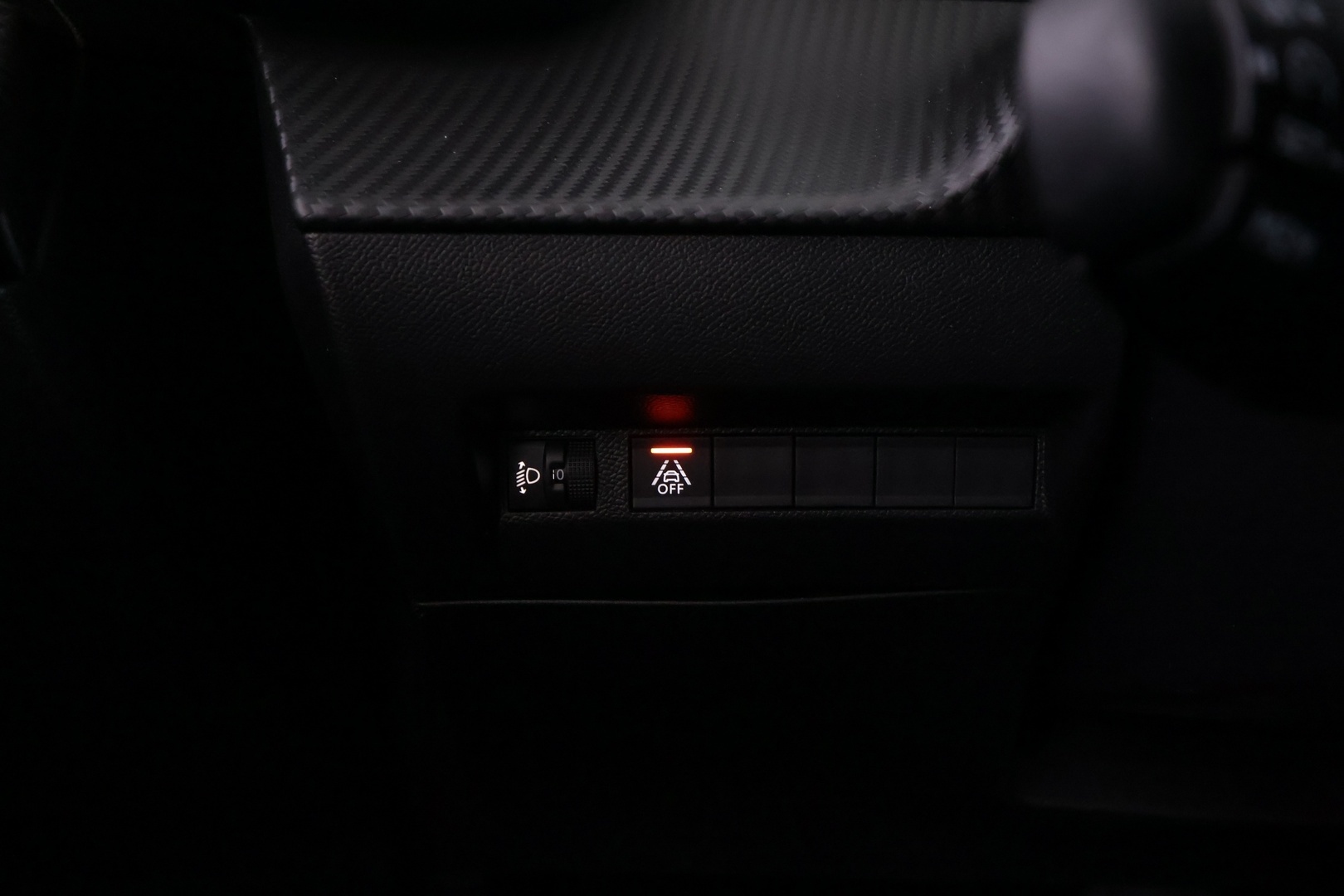 PEUGEOT 208 2021