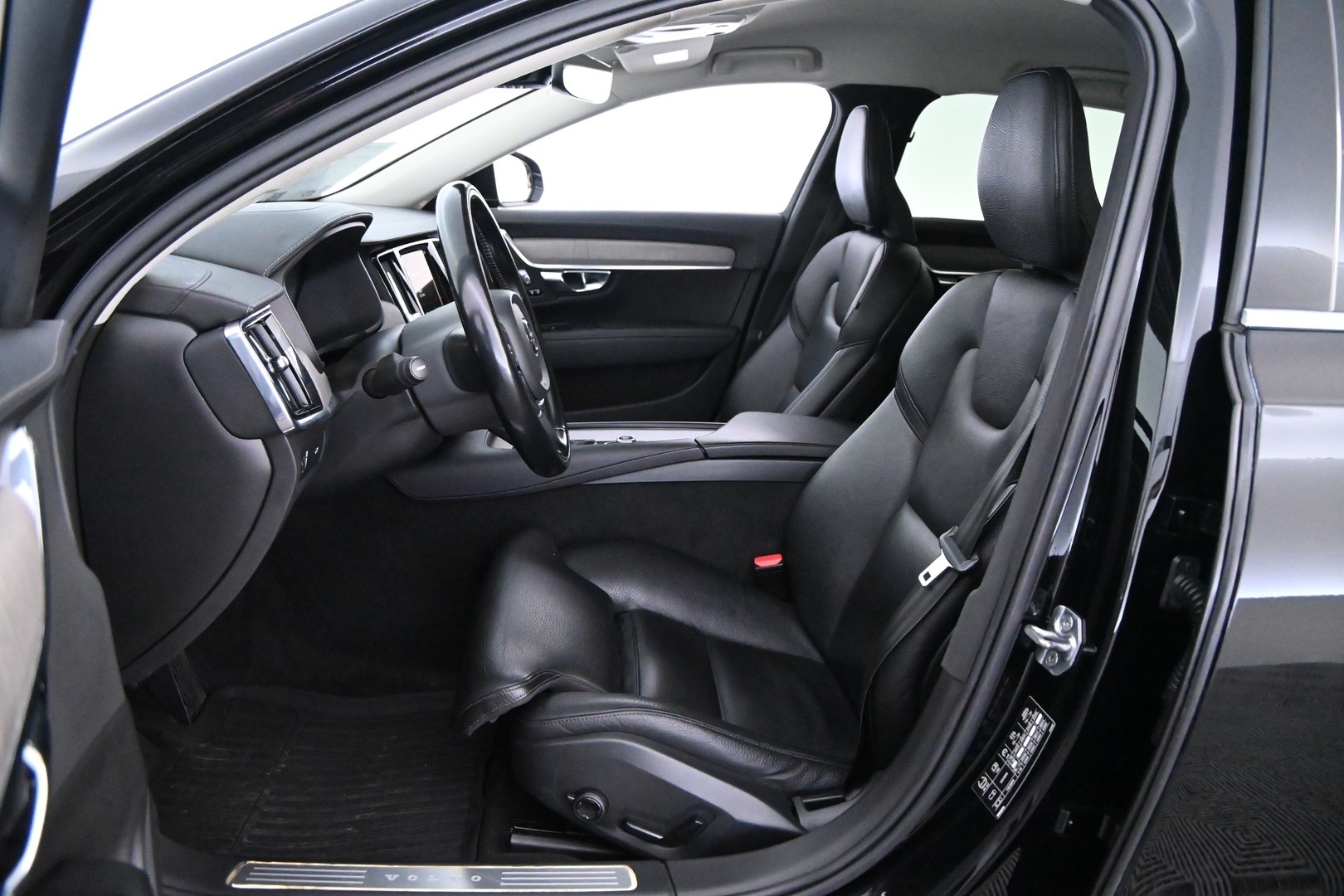 VOLVO V90 2021