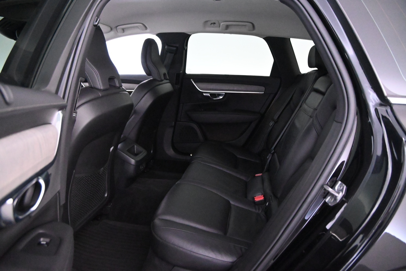 VOLVO V90 2021