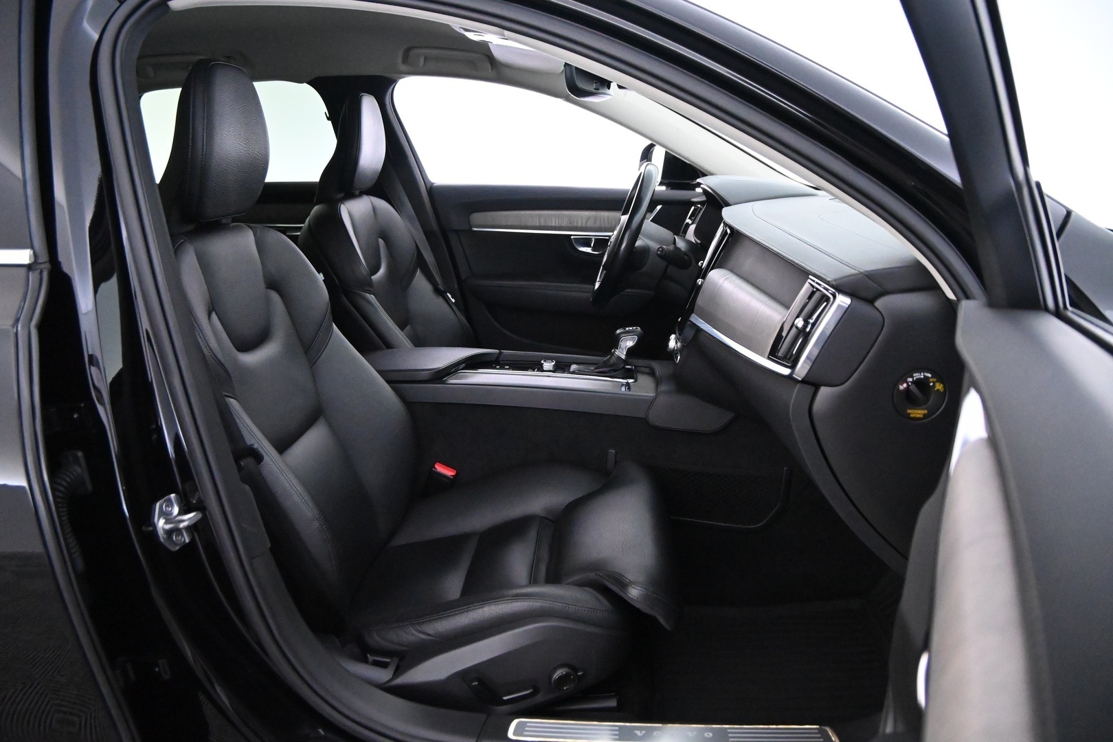 VOLVO V90 2021