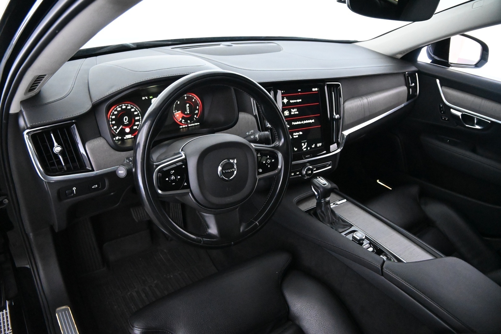 VOLVO V90 2021