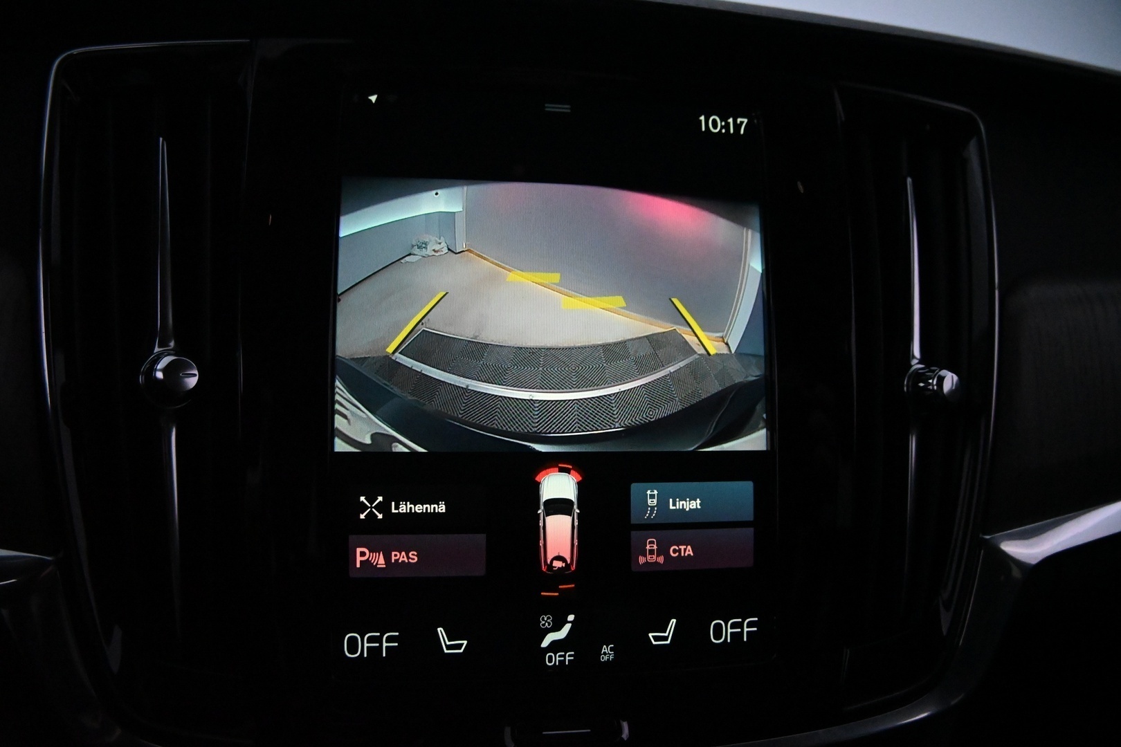 VOLVO V90 2021