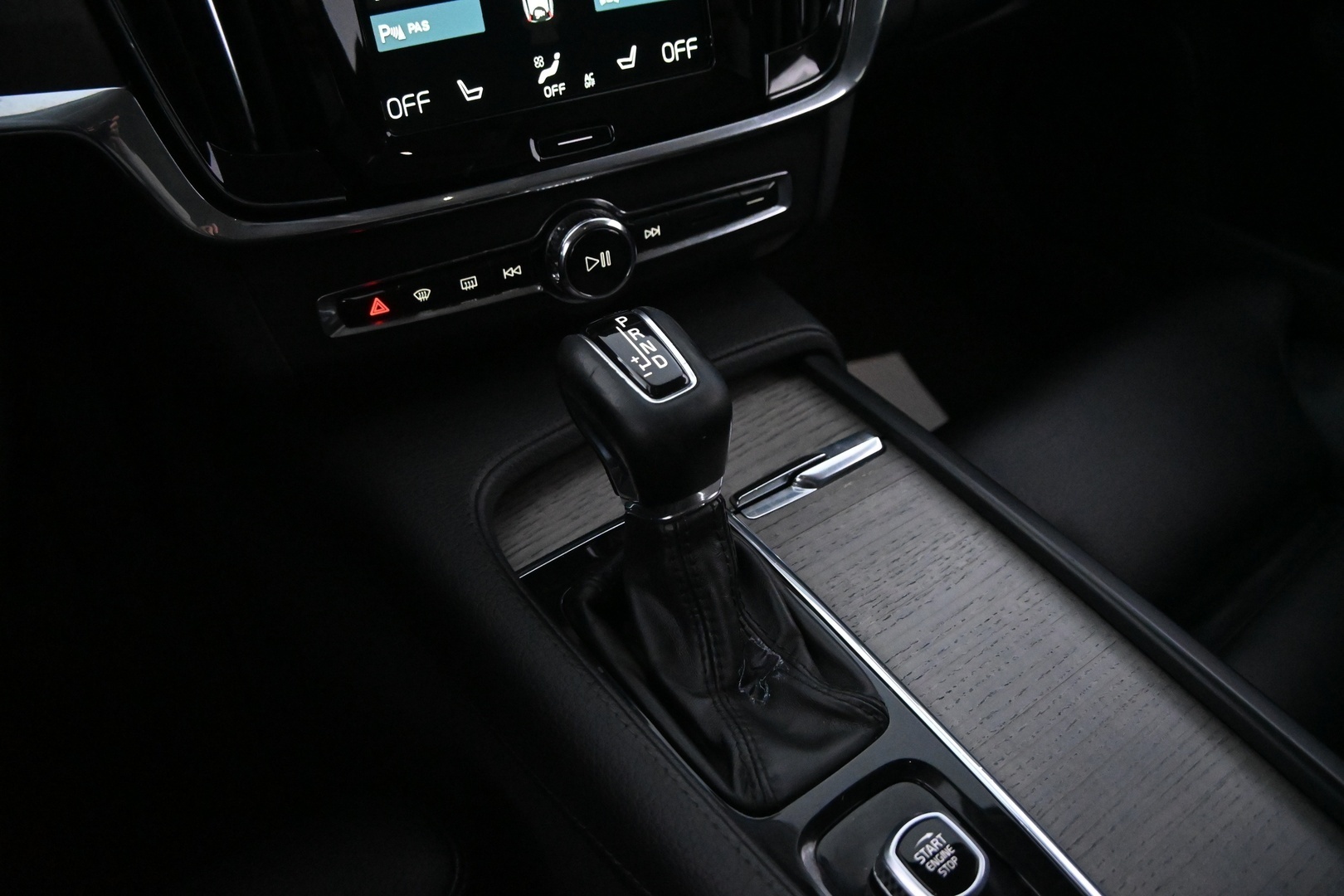 VOLVO V90 2021