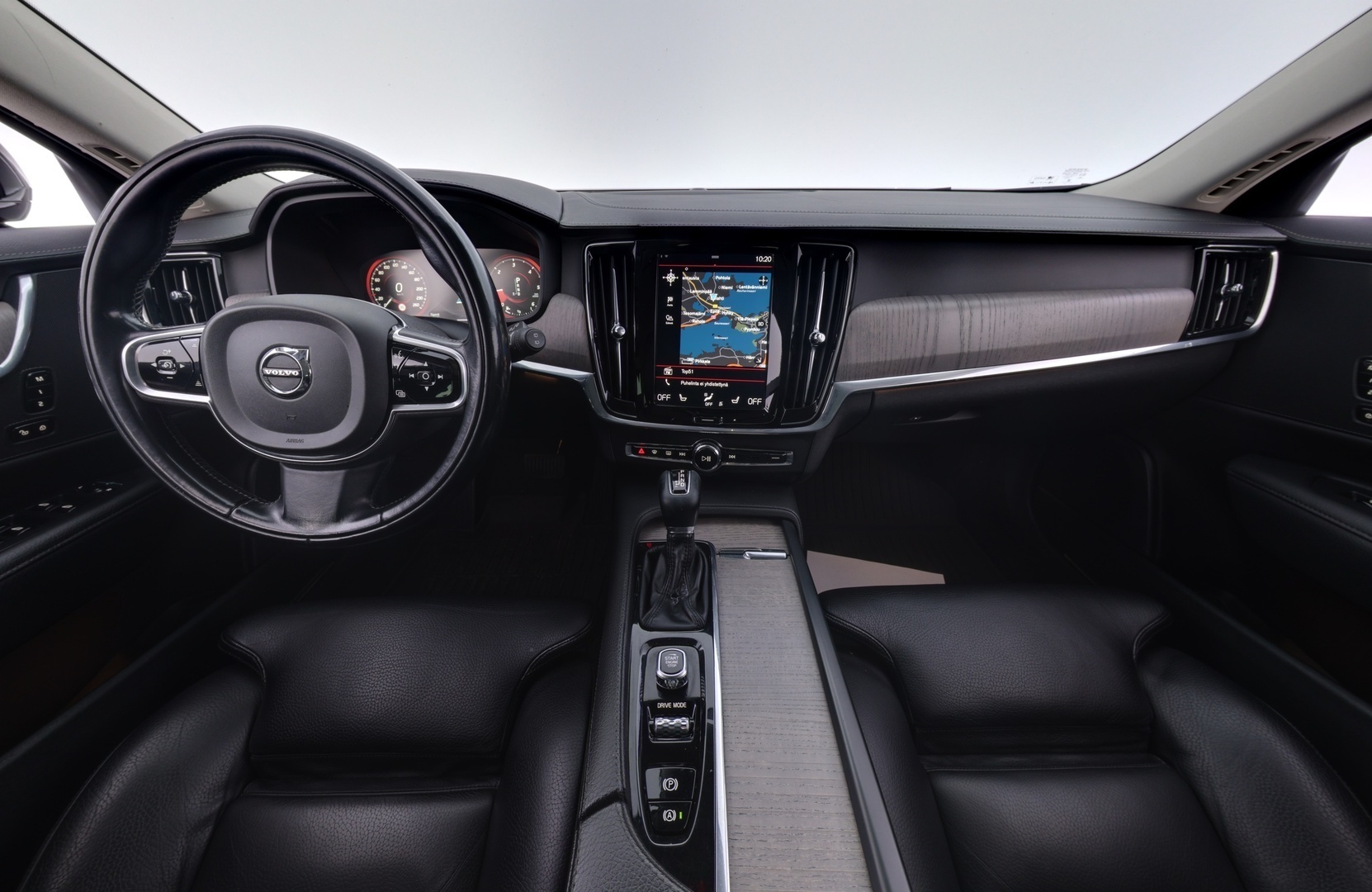 VOLVO V90 2021