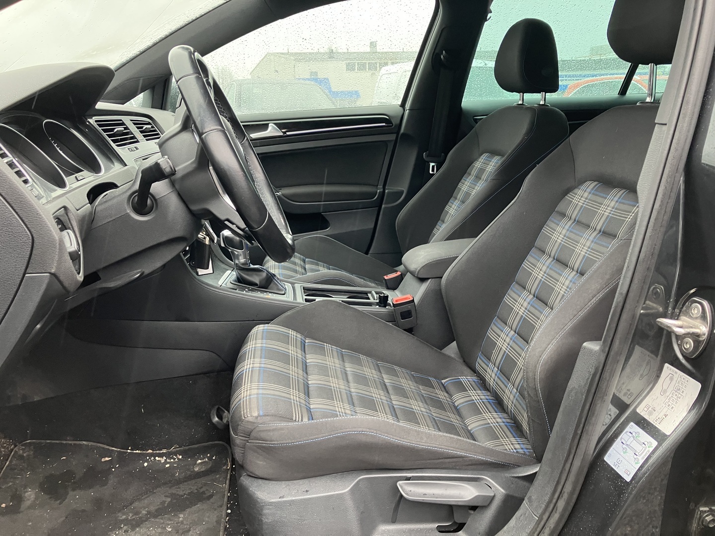 VOLKSWAGEN Golf 2017