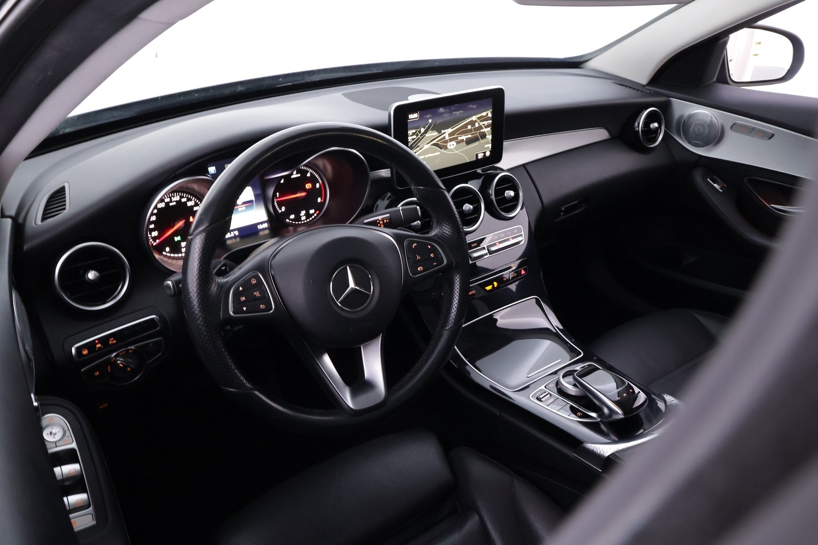 MERCEDES-BENZ C 2016