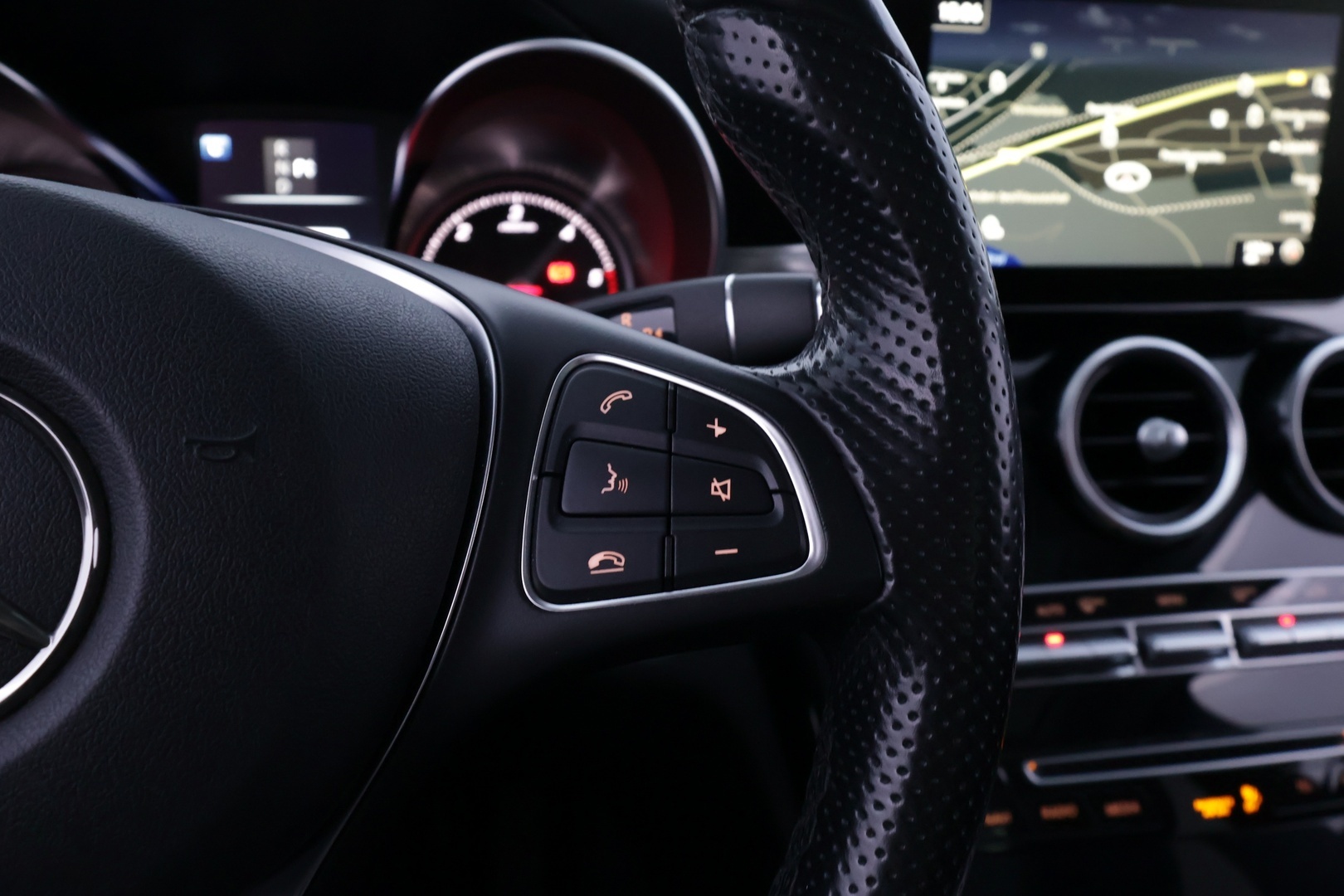 MERCEDES-BENZ C 2016