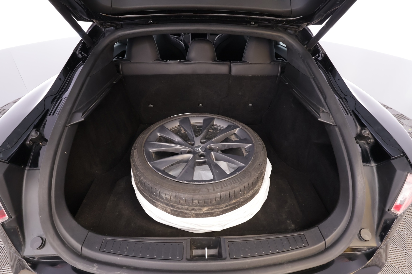 TESLA Model S 2018