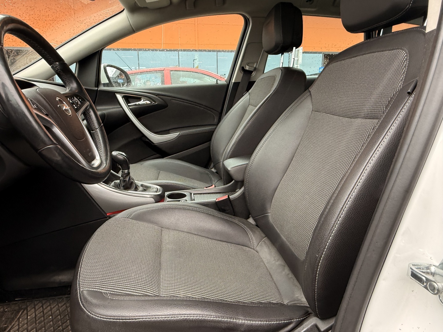 OPEL Astra 2012