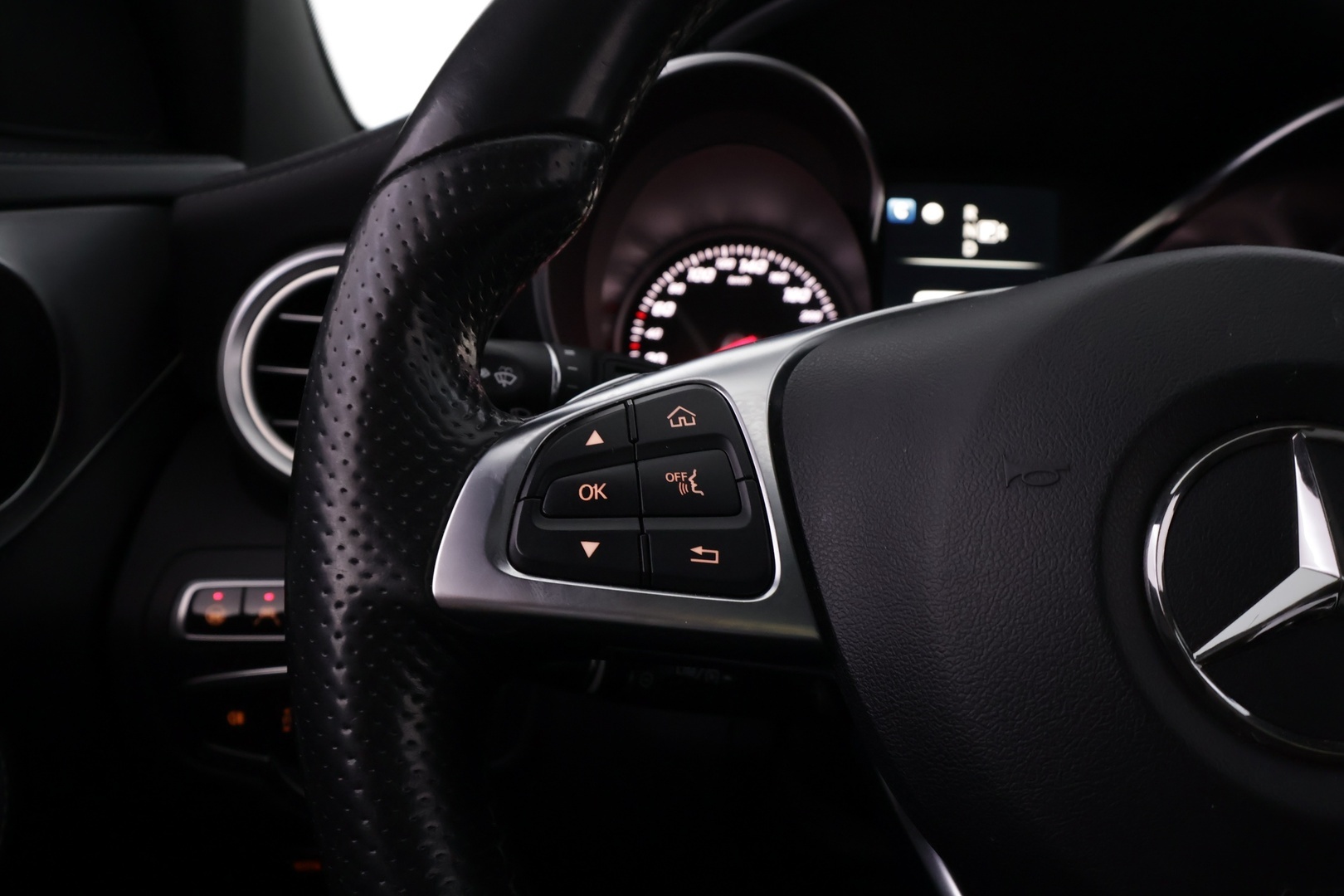 MERCEDES-BENZ C 2015