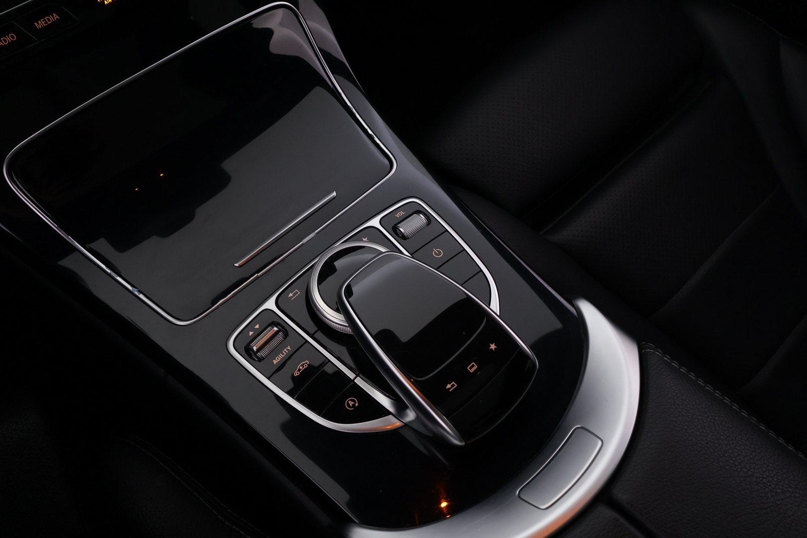 MERCEDES-BENZ C 2015