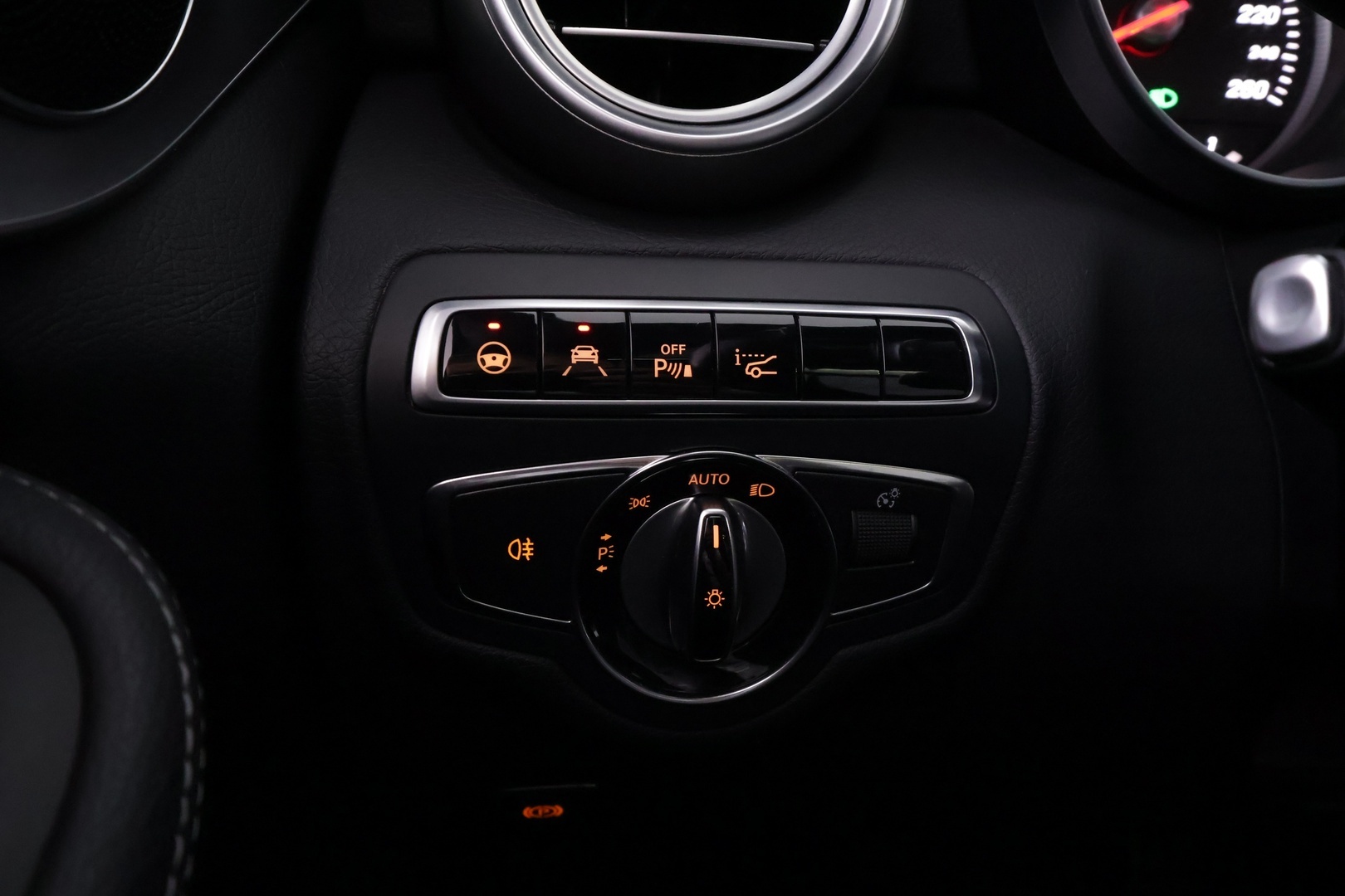 MERCEDES-BENZ C 2015