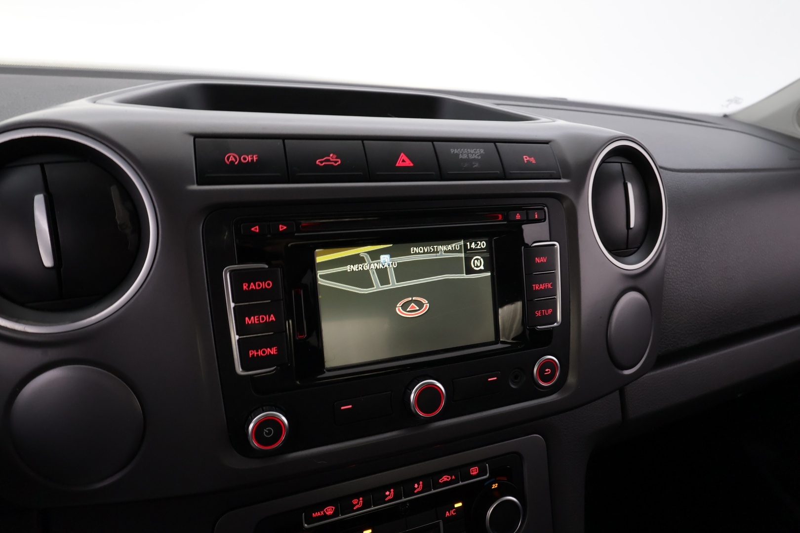 VOLKSWAGEN Amarok 2016