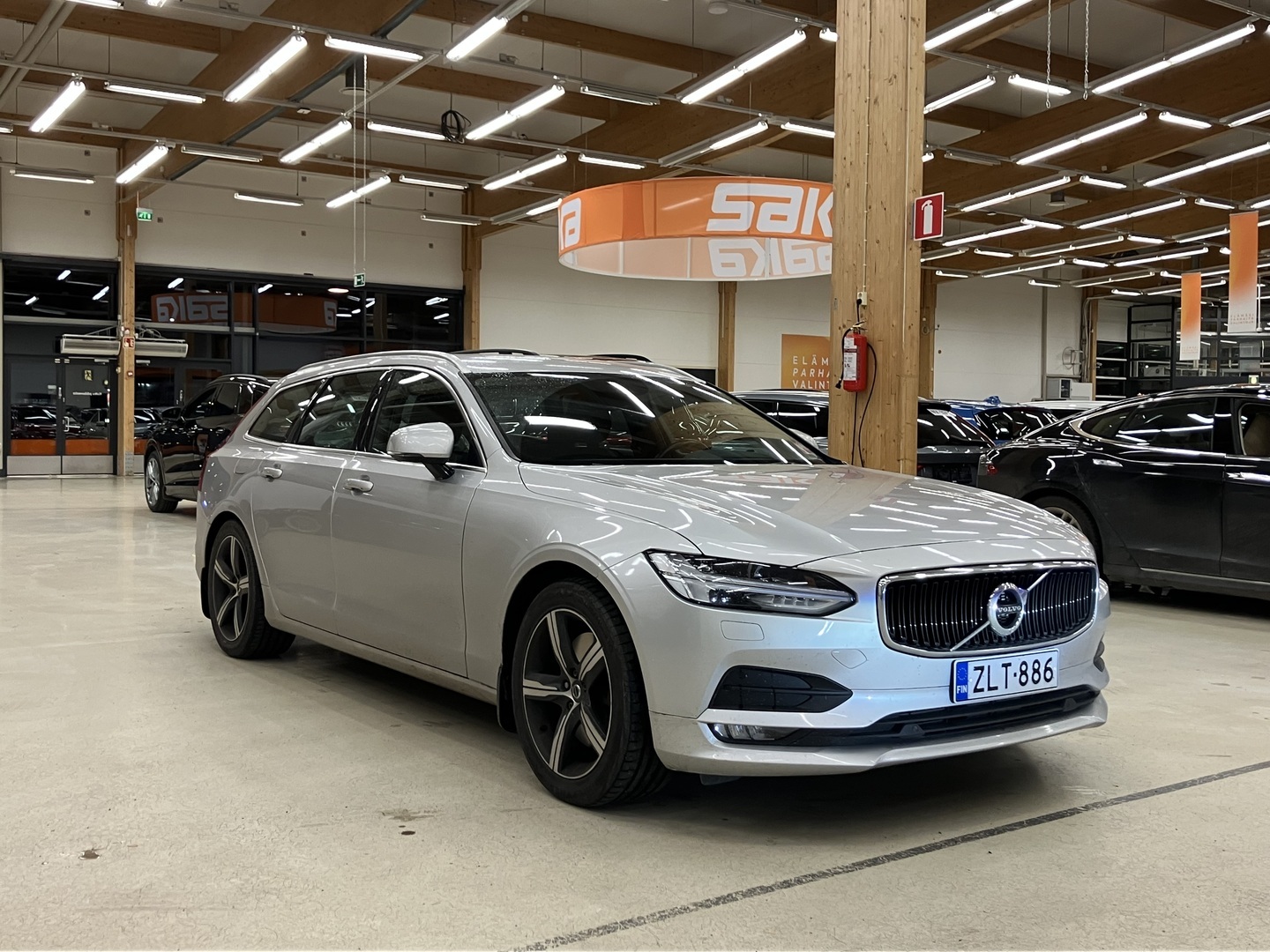 VOLVO V90 2019