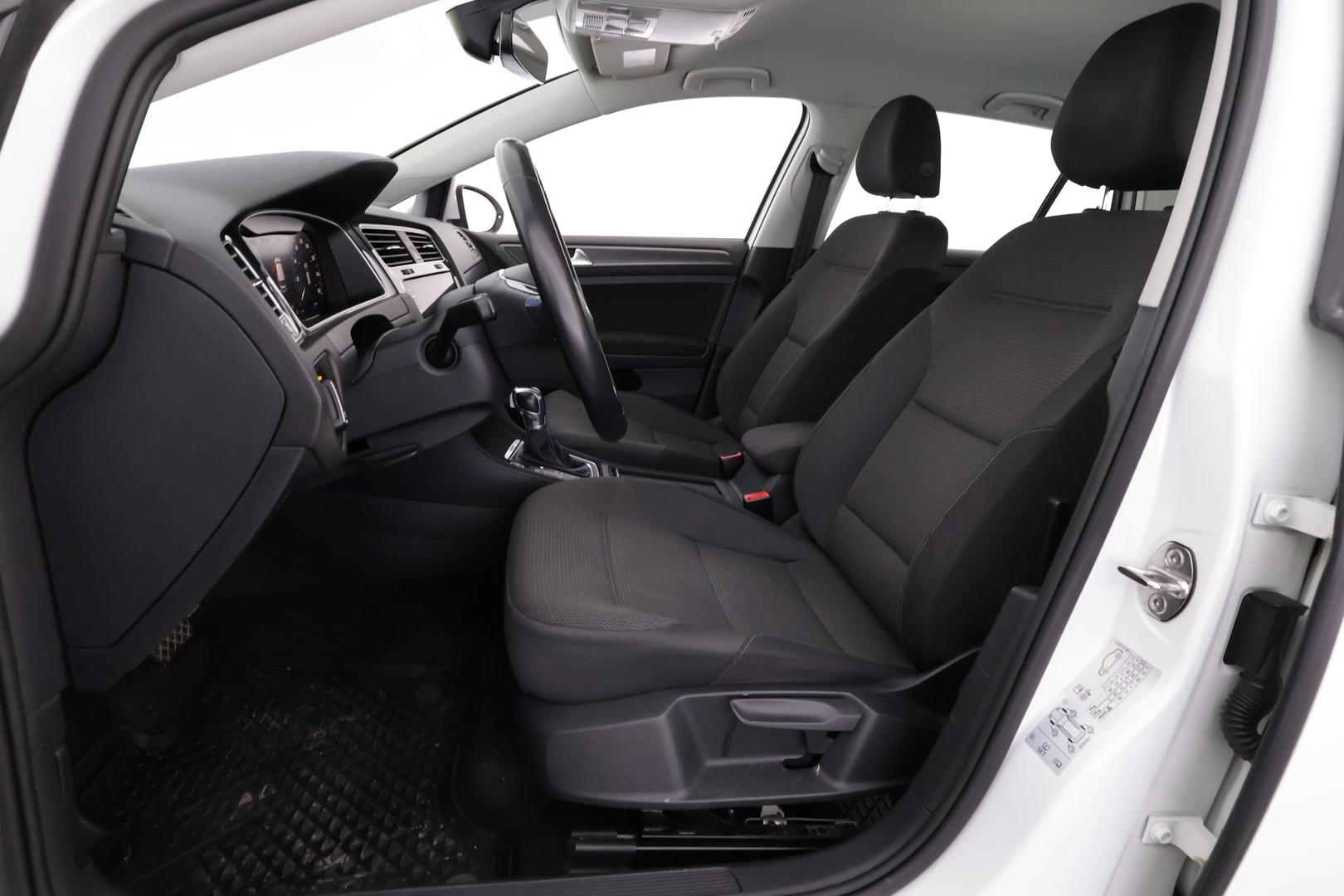 VOLKSWAGEN Golf 2018