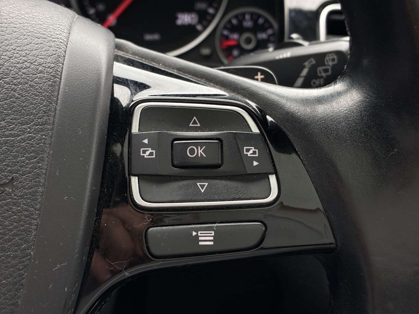 VOLKSWAGEN Touareg 2012