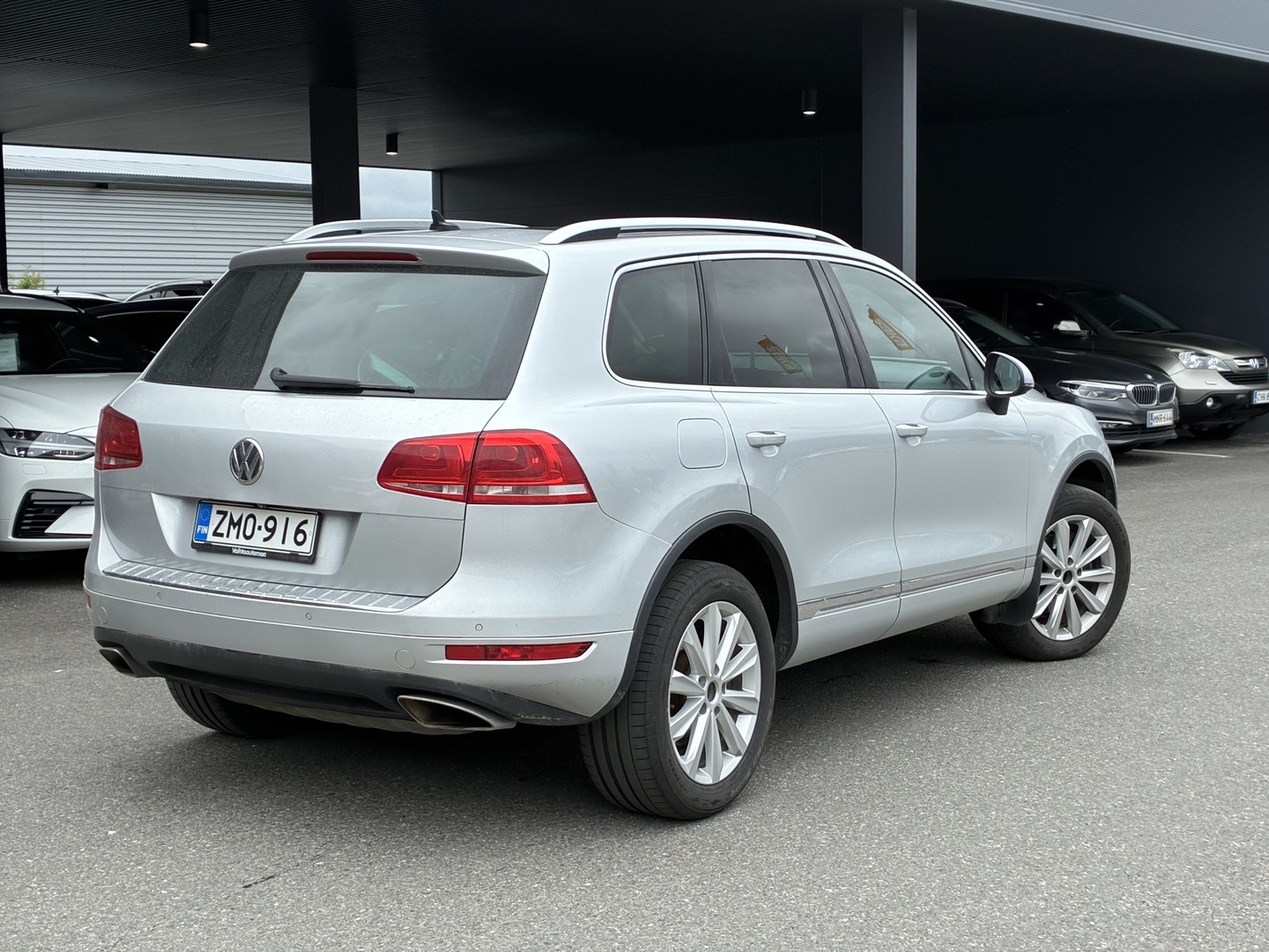 VOLKSWAGEN Touareg 2012