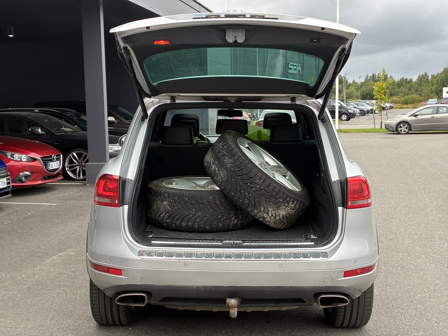 VOLKSWAGEN Touareg 2012