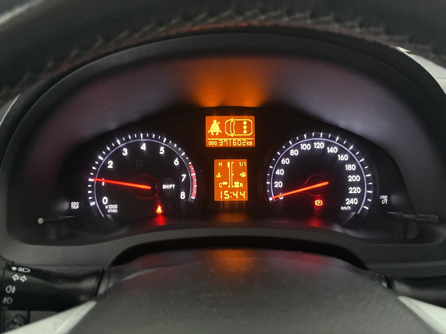 TOYOTA Avensis 2012
