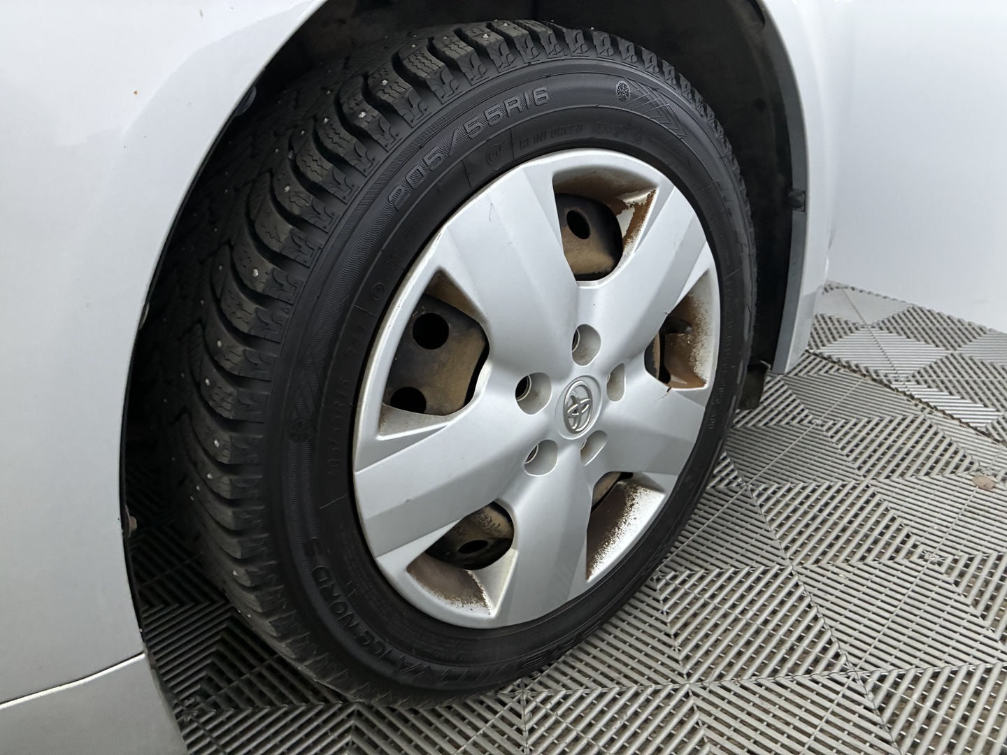 TOYOTA Avensis 2012