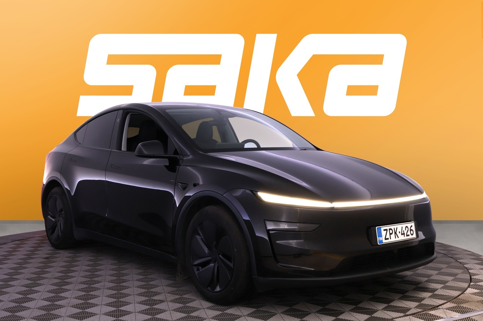 TESLA Model Y 2025