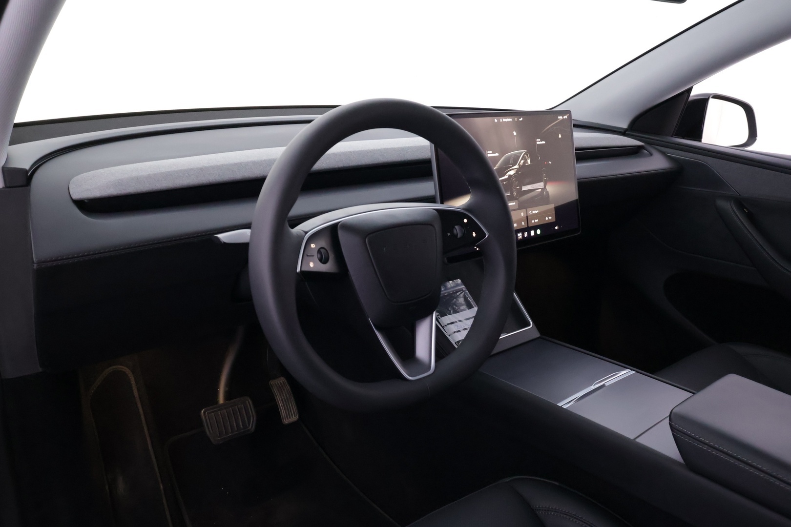 TESLA Model Y 2025