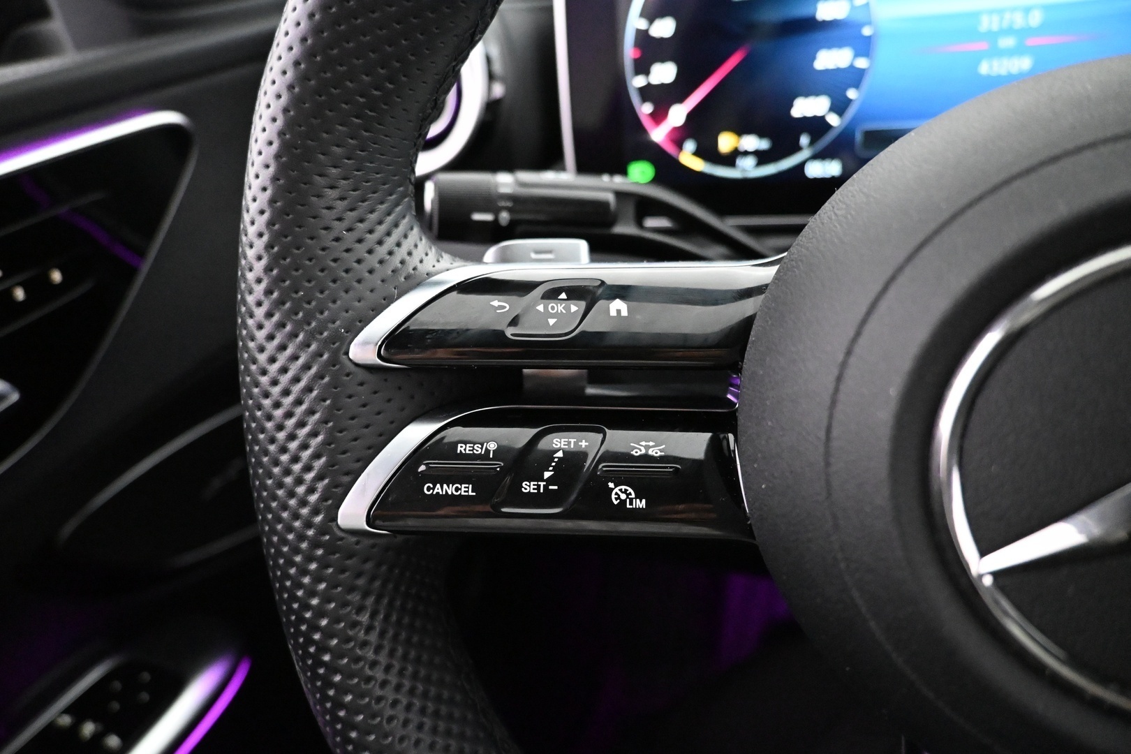 MERCEDES-BENZ C 2023