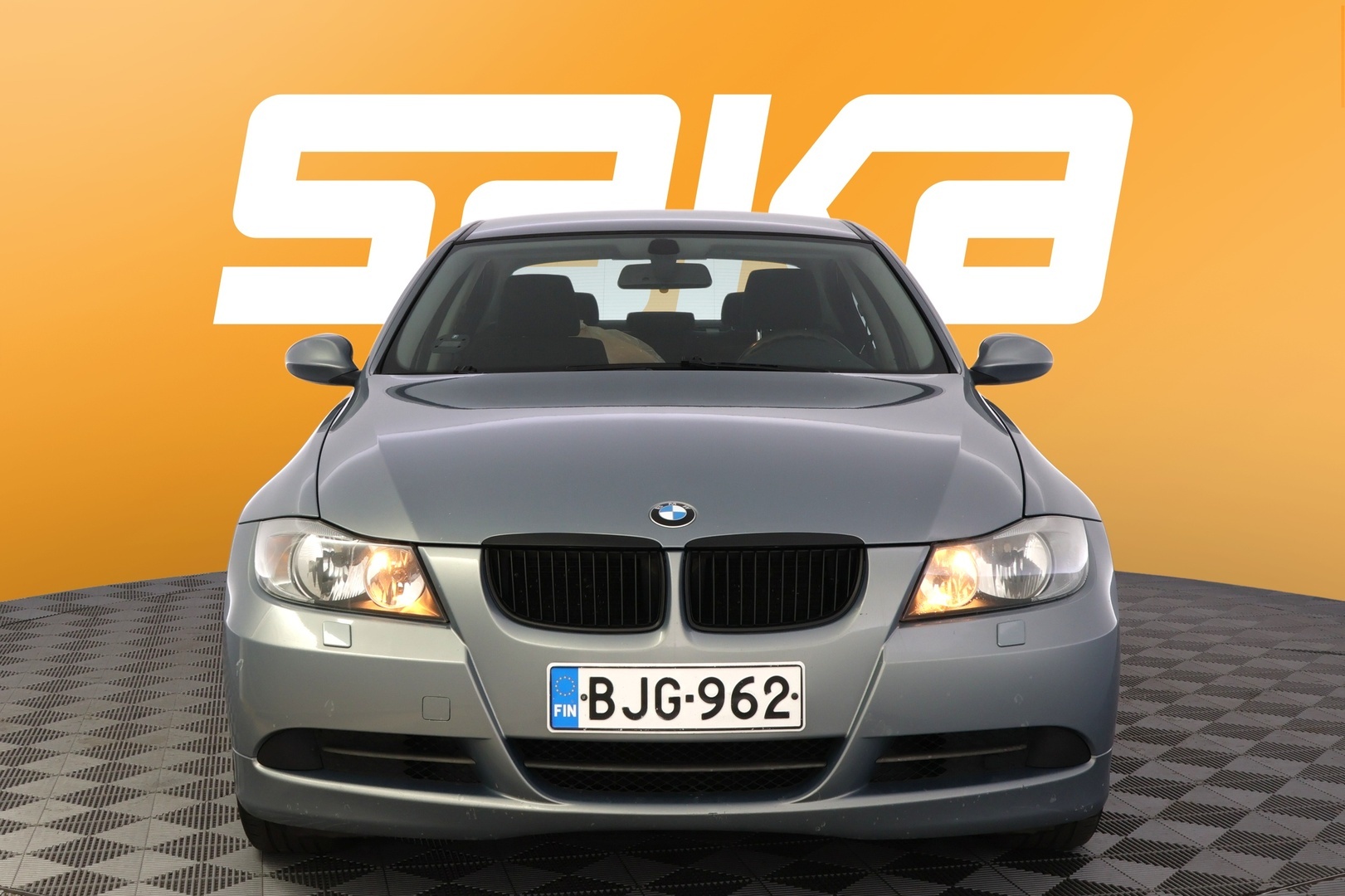 BMW 320 2005
