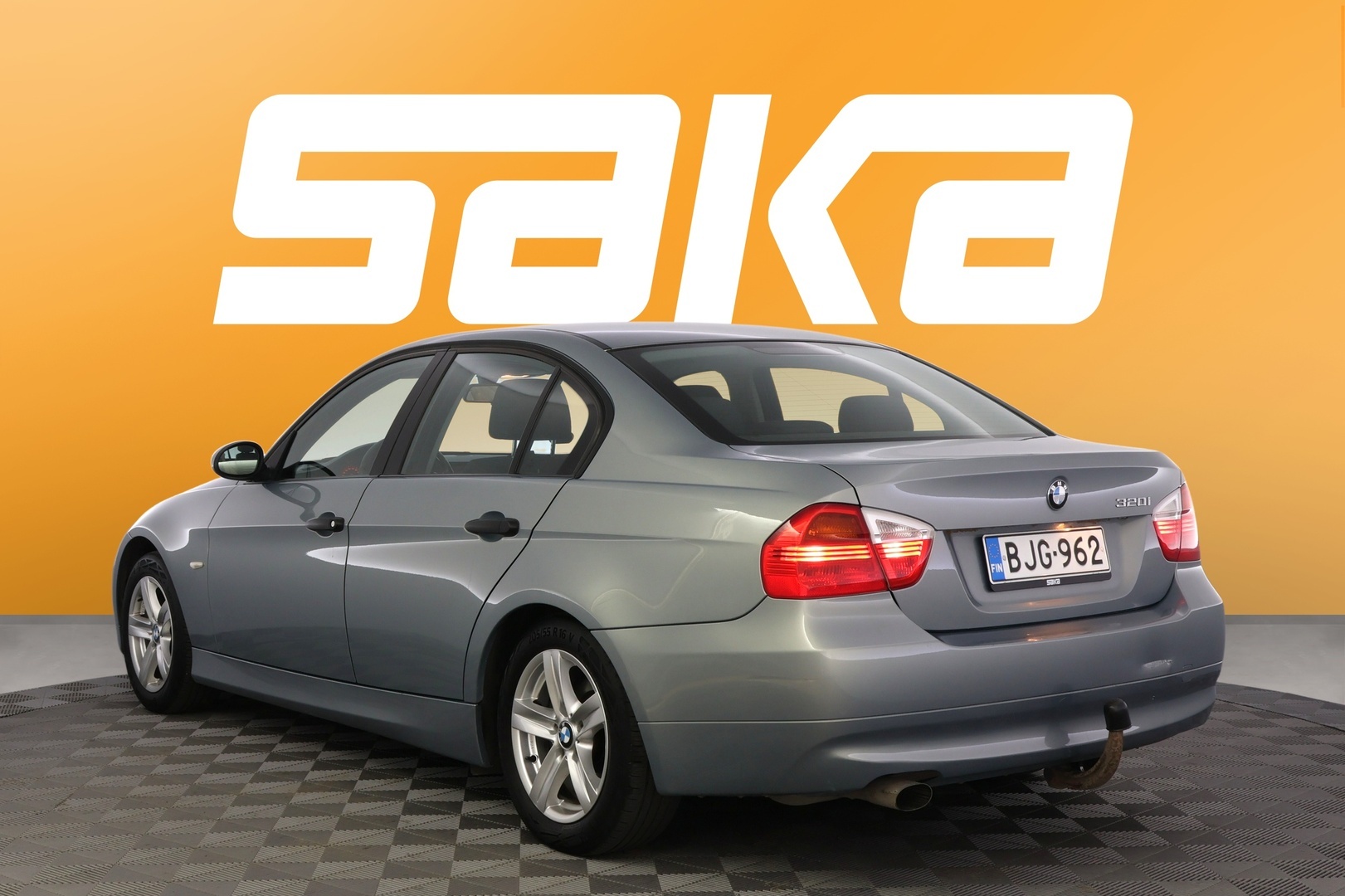 BMW 320 2005