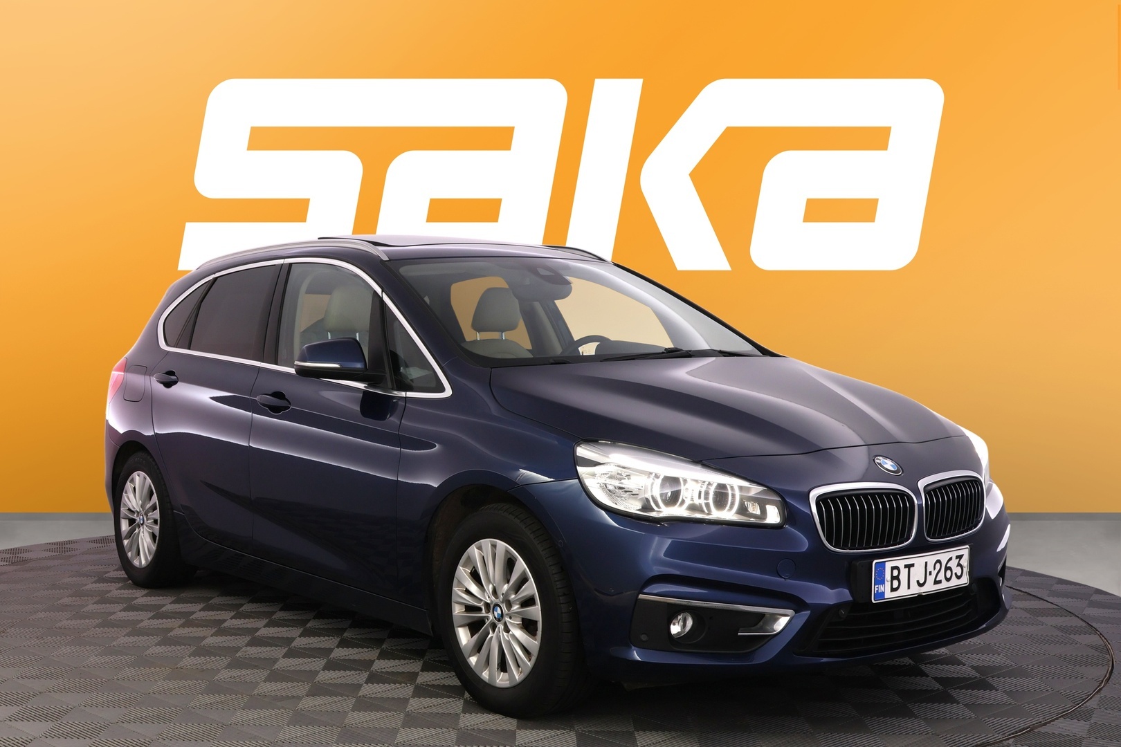 BMW 218 2015
