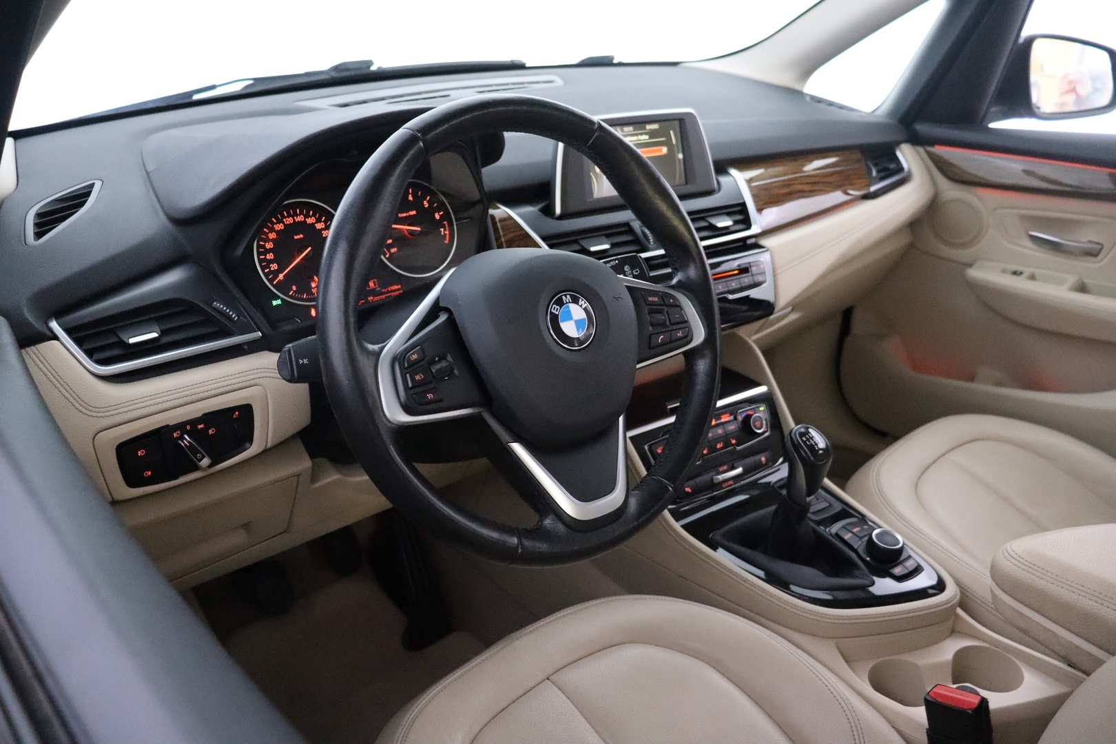 BMW 218 2015
