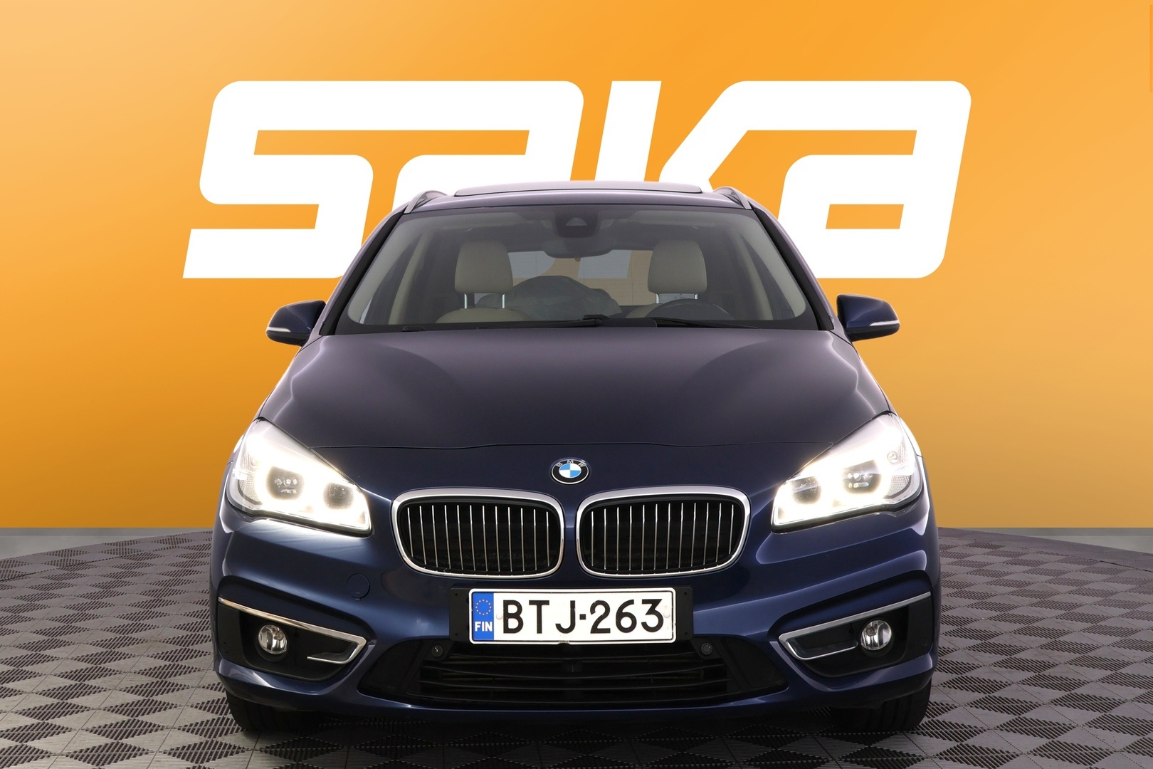 BMW 218 2015