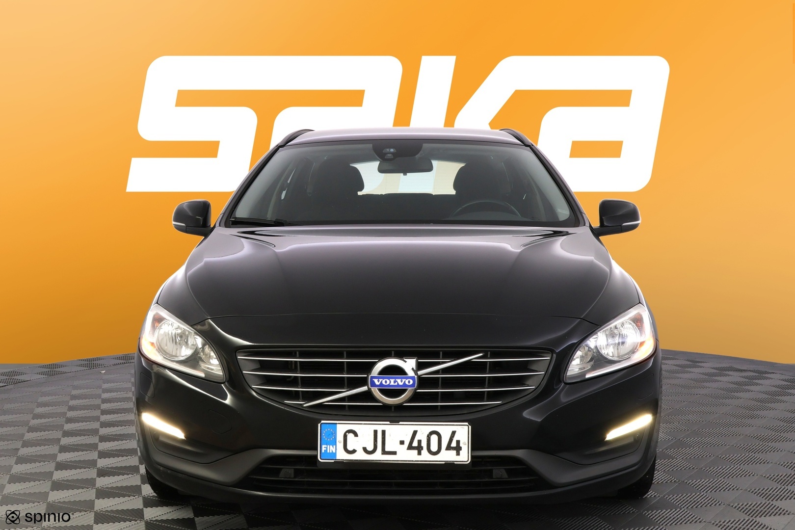 VOLVO V60 2015