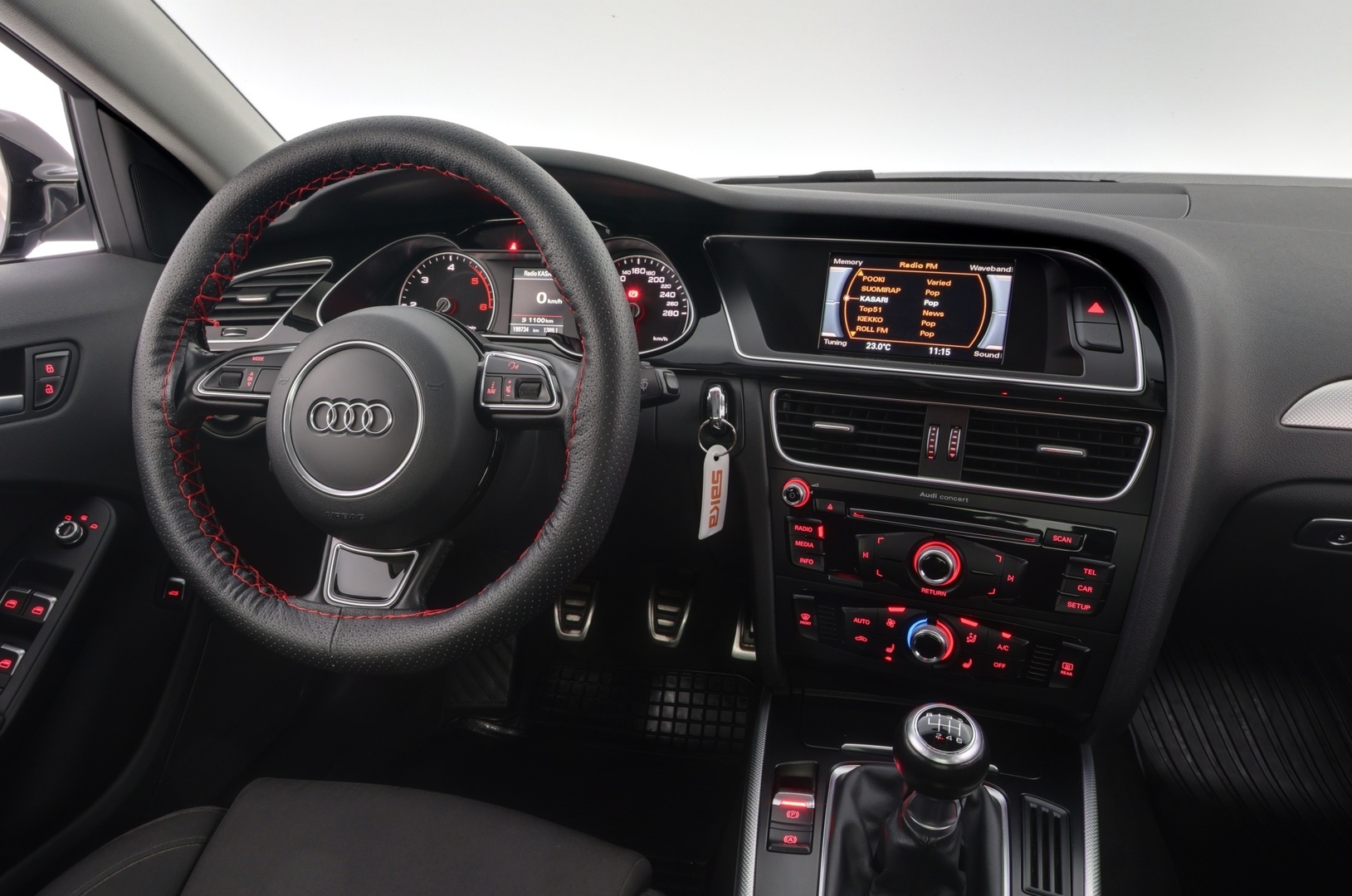 AUDI A4 2015
