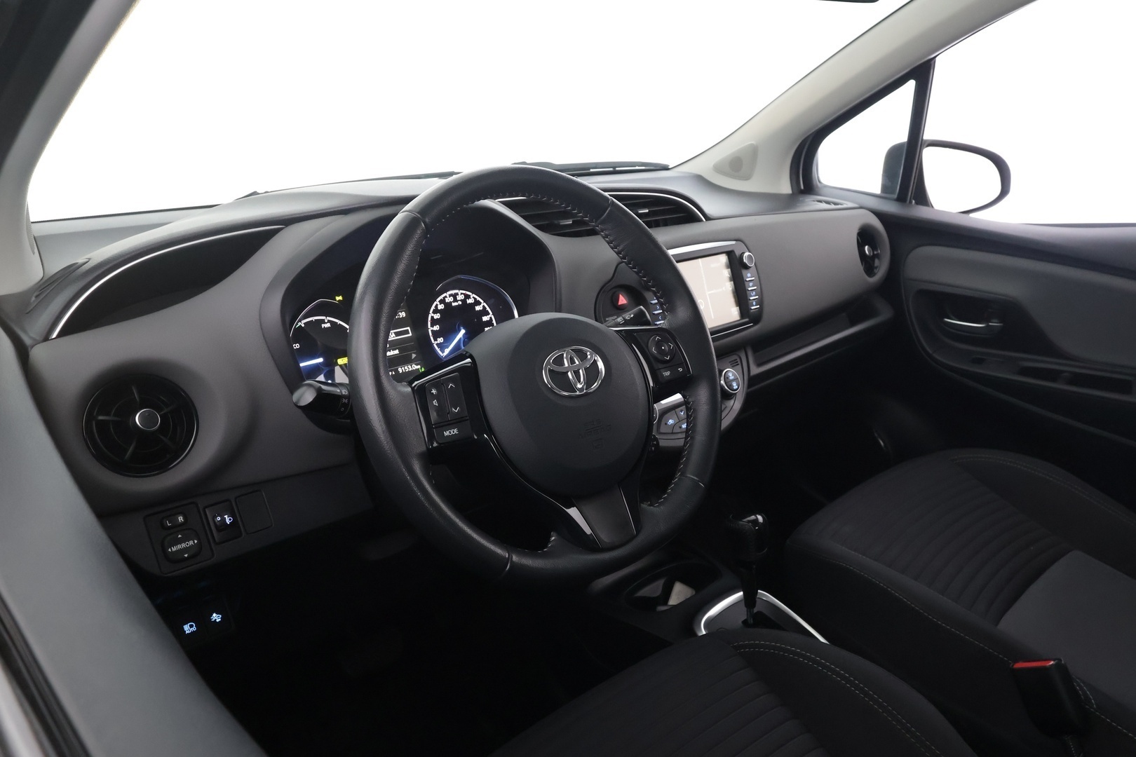 TOYOTA Yaris 2018